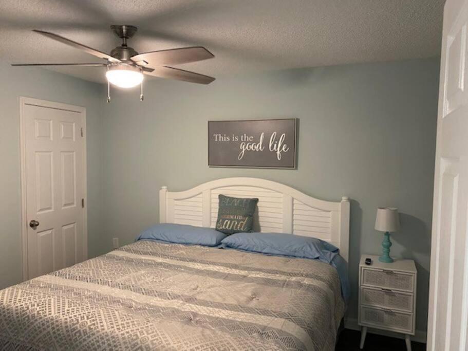 Apartment Gorgeous 2 Br/ 2 Bedroom Newly Renovated Beachfront *