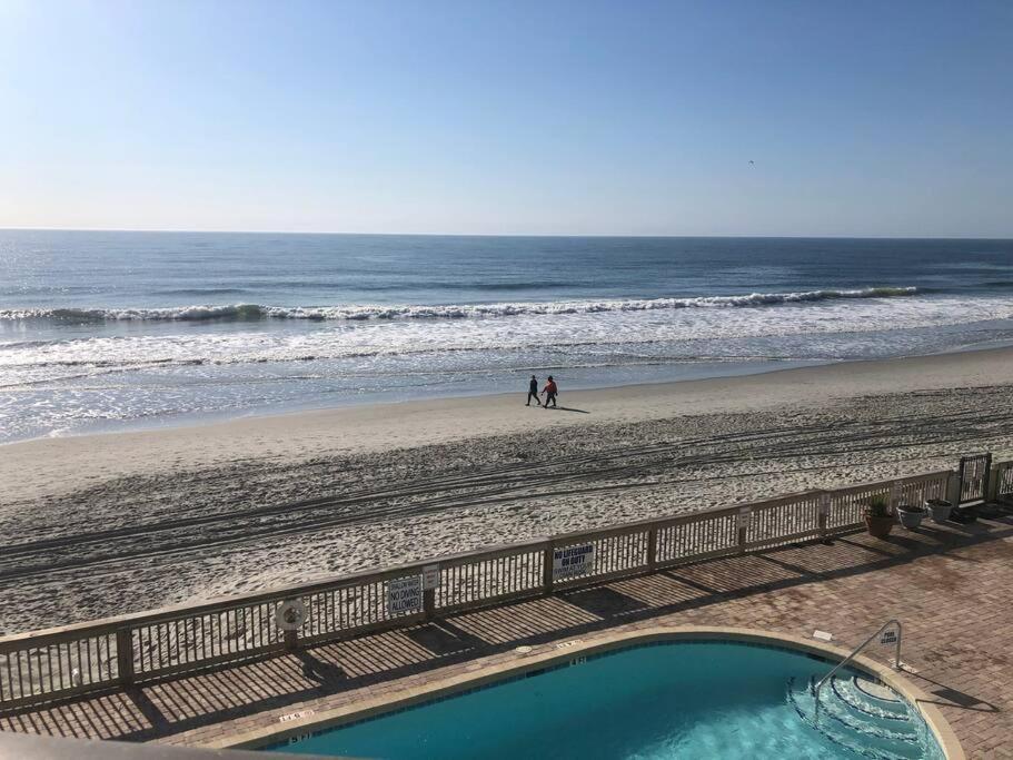 Apartment Gorgeous 2 Br/ 2 Bedroom Newly Renovated Beachfront Myrtle Beach