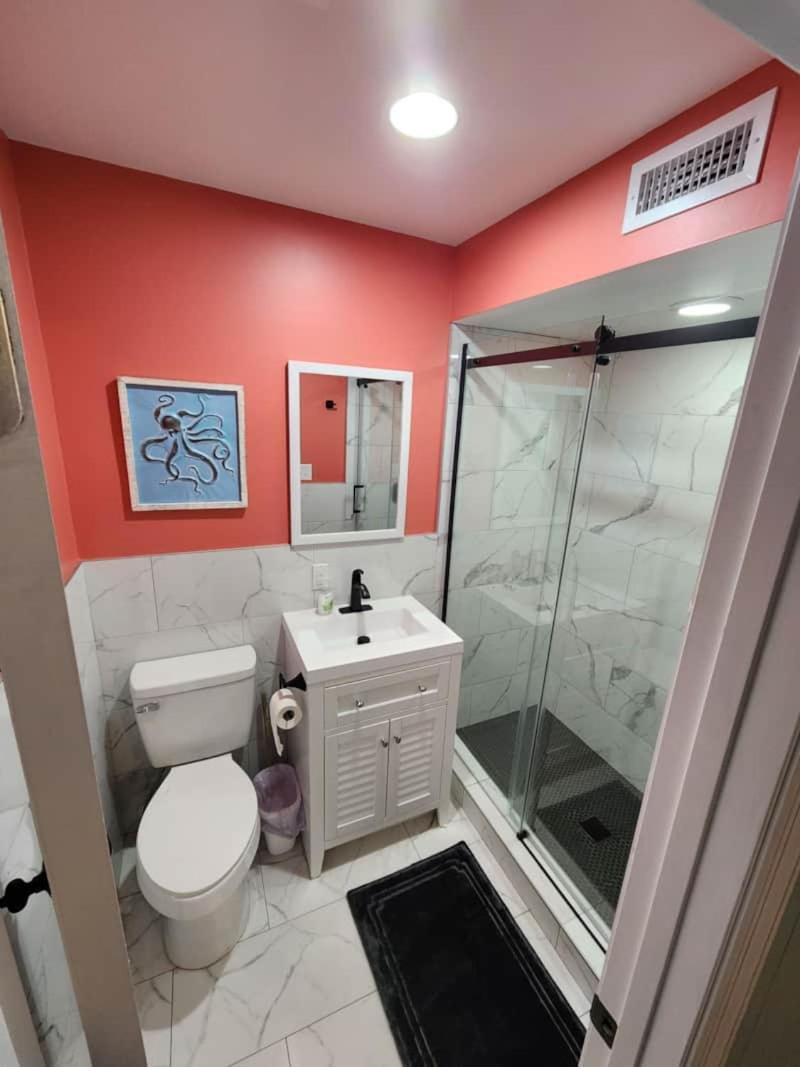 First Floor With Ground Floor Access - Steps To The Beach! Myrtle Beach