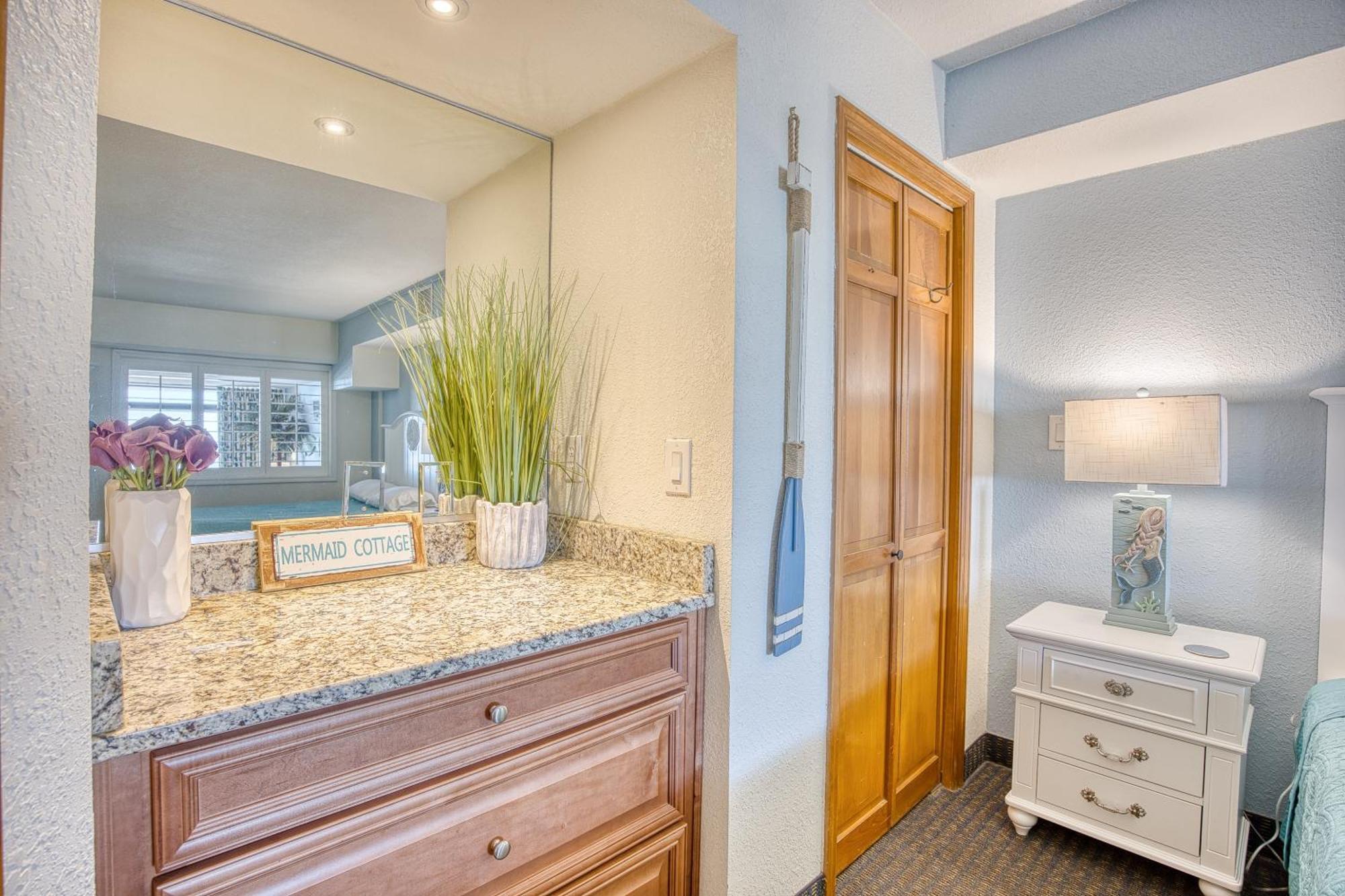 Oceanfront Balcony - Kitchen - Pools And Hot Tubs