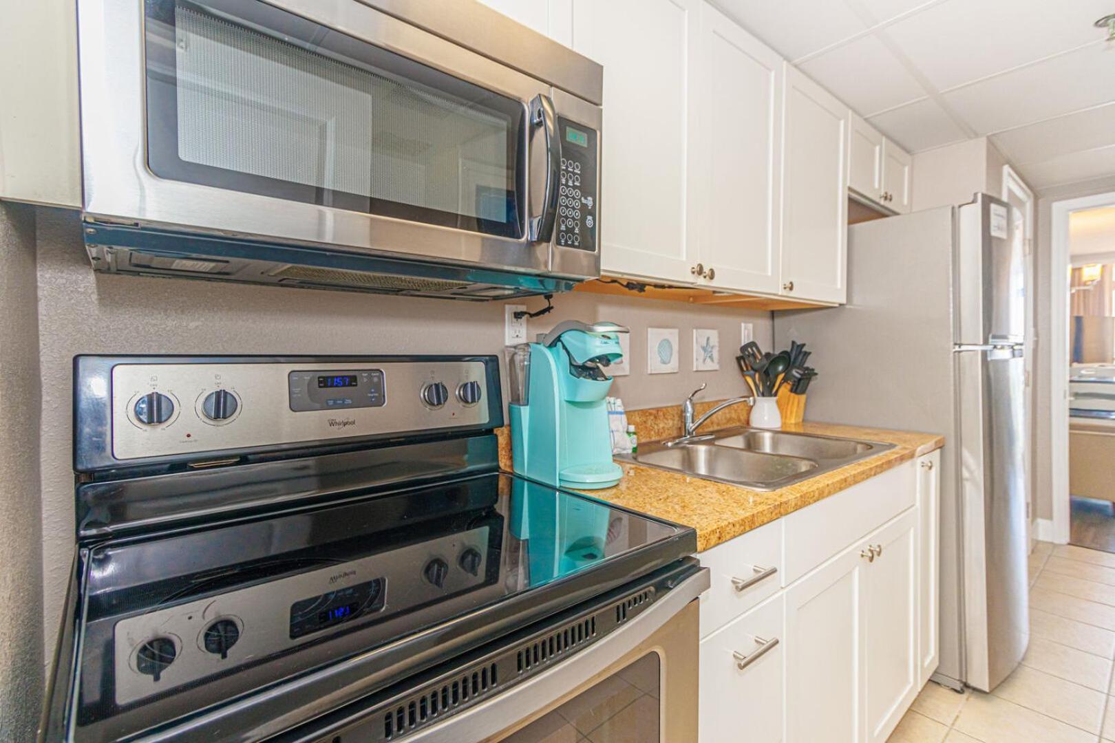 Holiday home Oceanfront 1 Bedroom With Beautiful Decor And Accents Caravelle 1039 Sleeps 6 Guests *