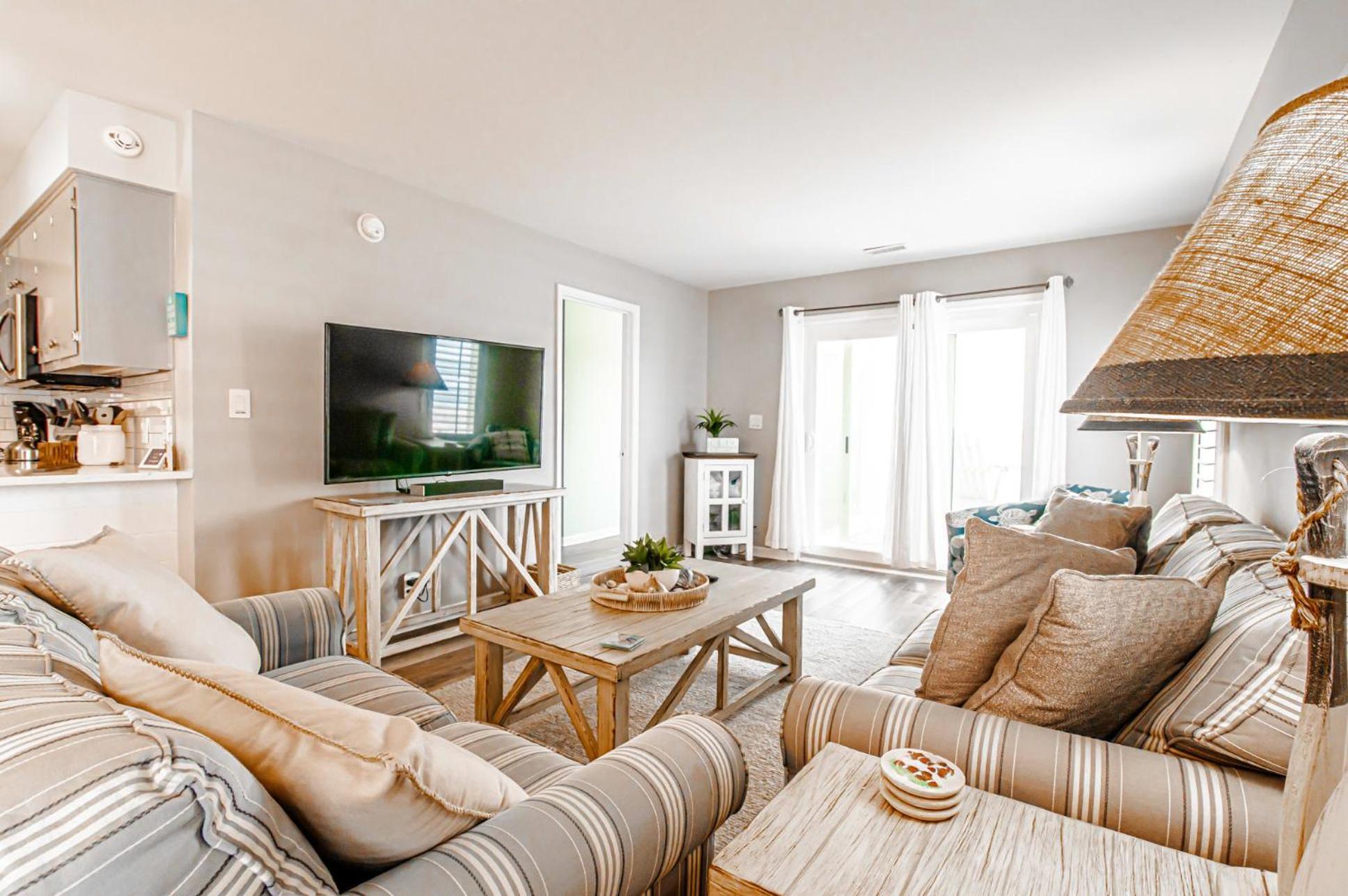 Holiday home Oceanfront And Modern Location On Ocean Blvd W Pool *