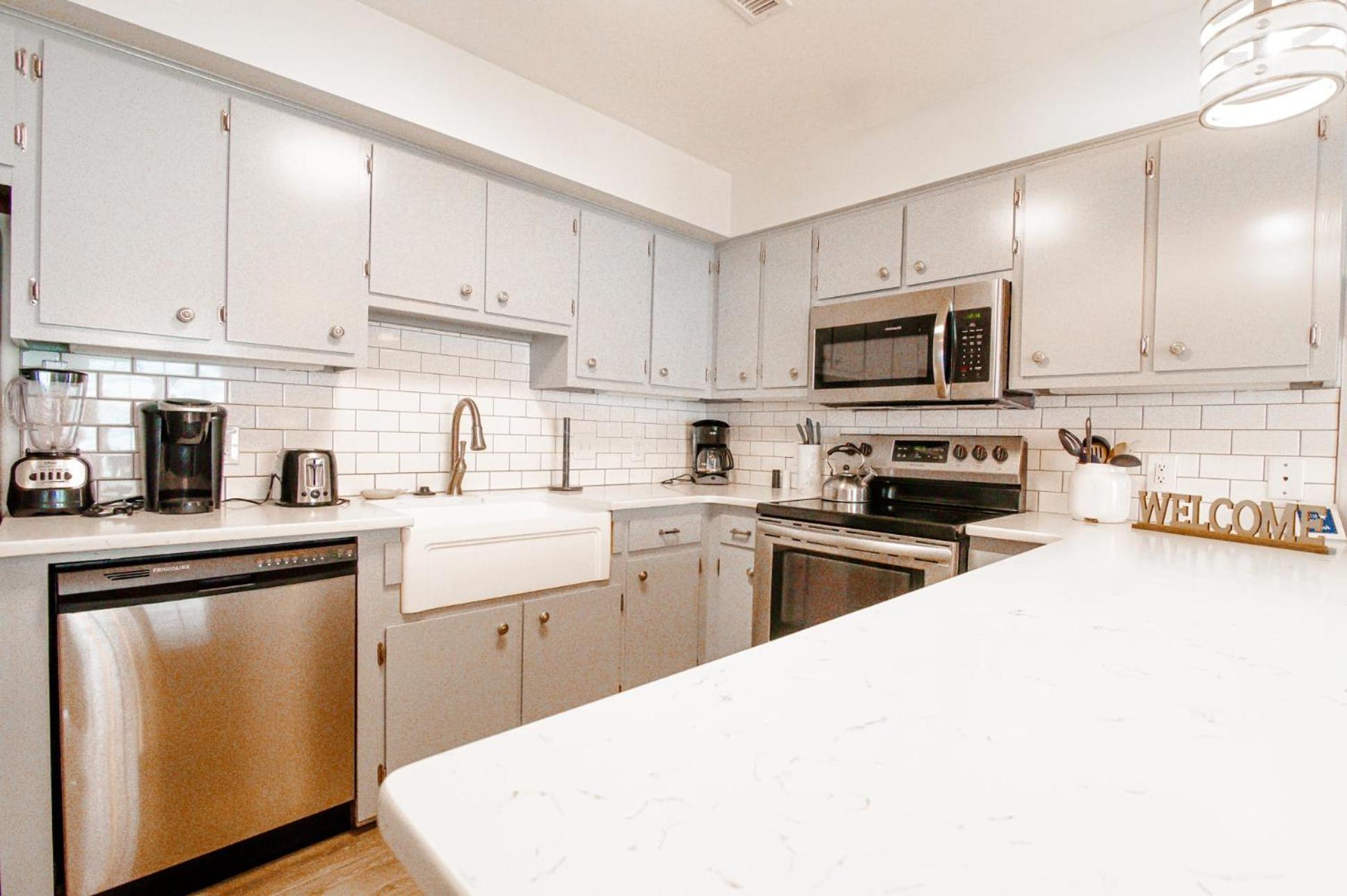 Holiday home Oceanfront And Modern Location On Ocean Blvd W Pool *