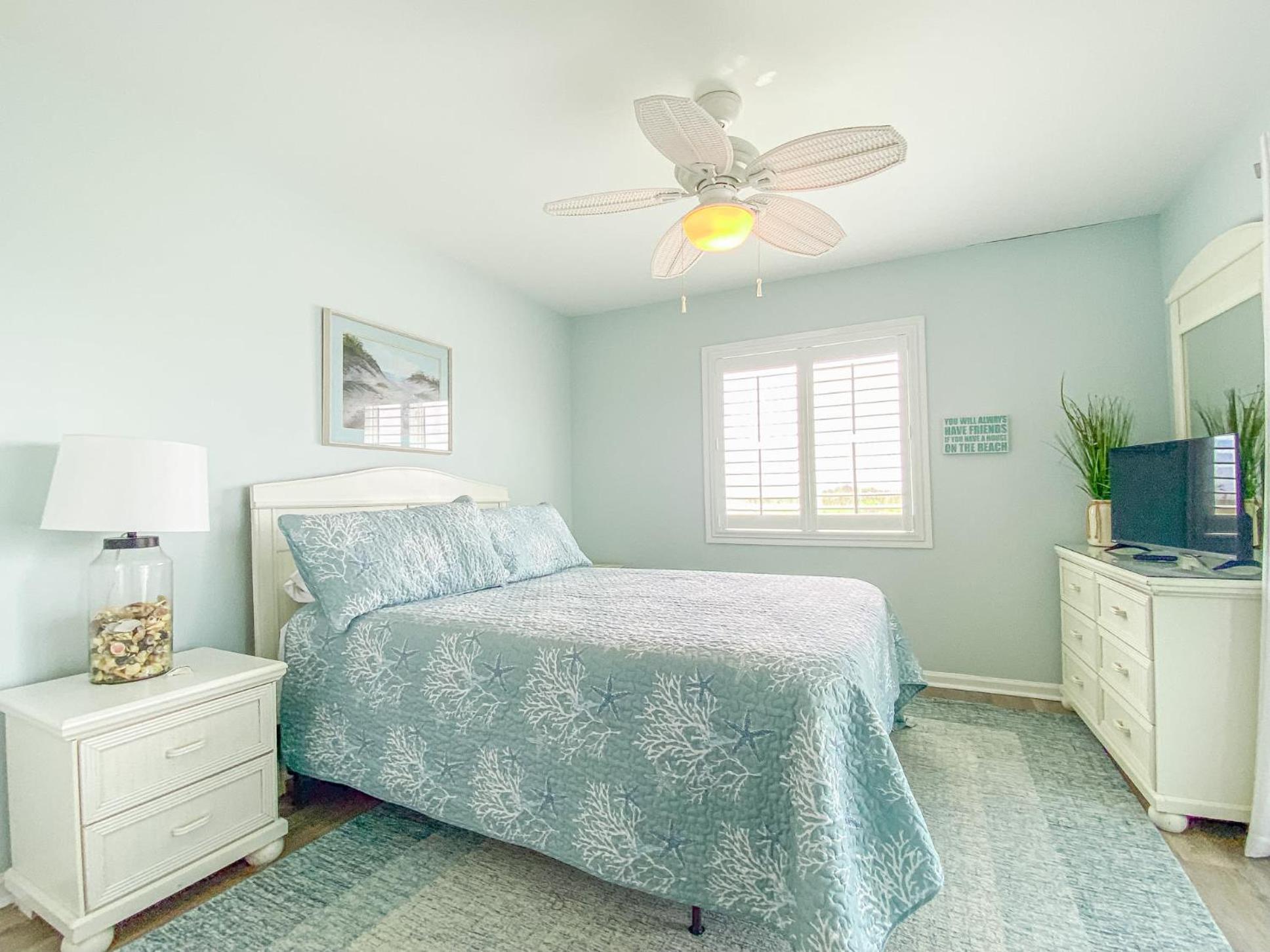 Oceanfront And Modern Location On Ocean Blvd W Pool