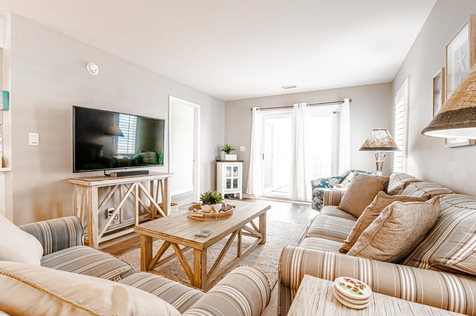 Holiday home Oceanfront And Modern Location On Ocean Blvd W Pool
