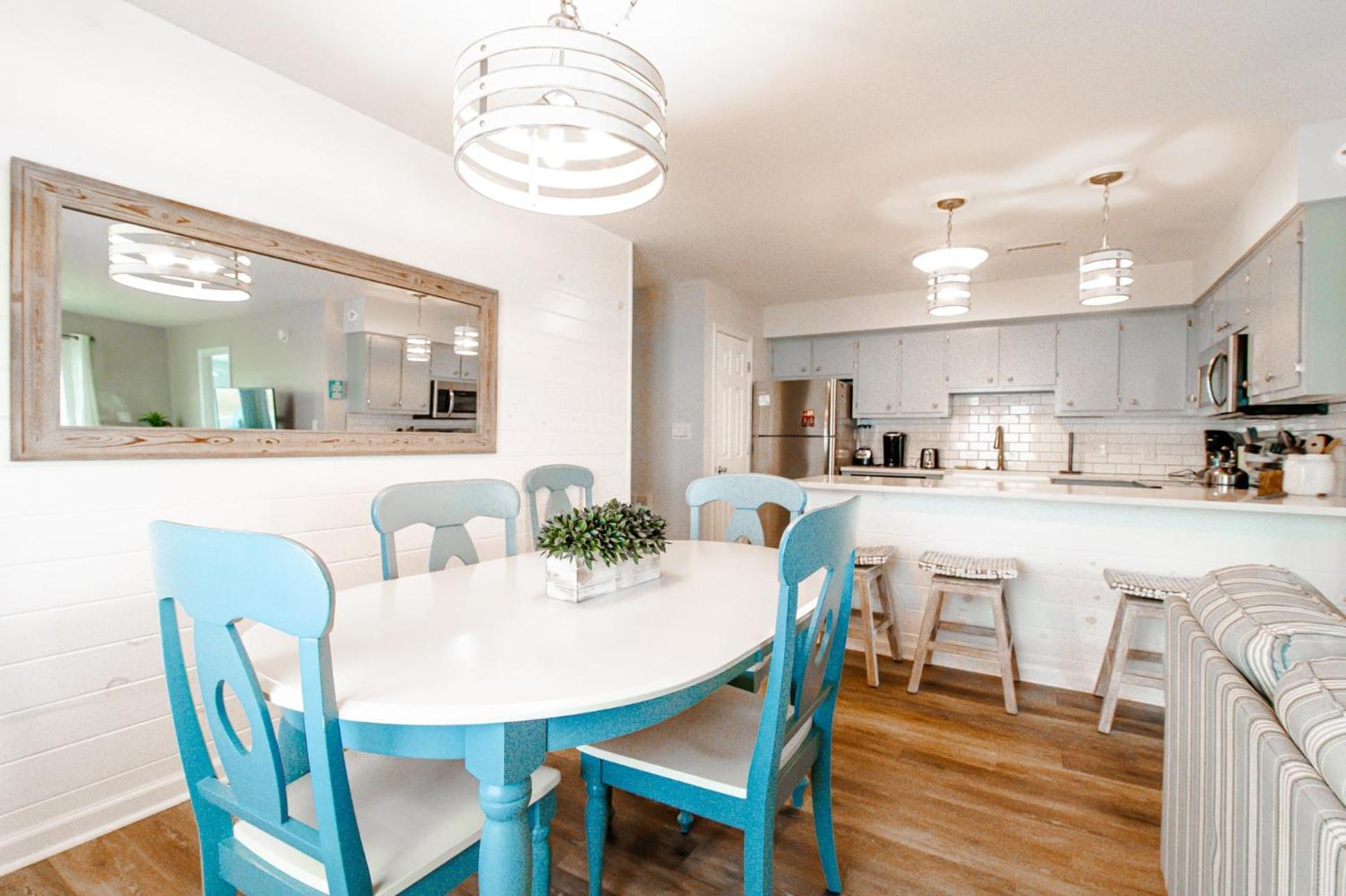 Oceanfront And Modern Location On Ocean Blvd W Pool Holiday home