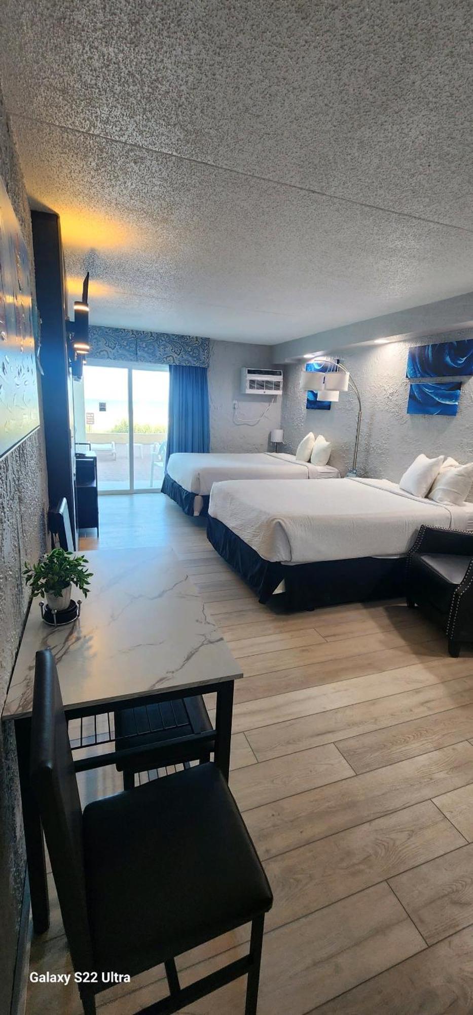 Apartment Oceanfront Efficiency T109