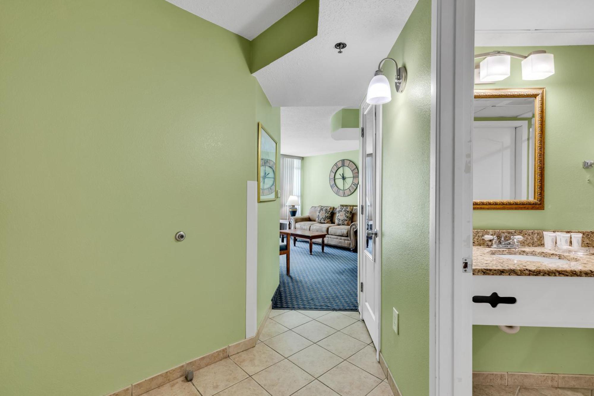 Carolinian 435 Apartment