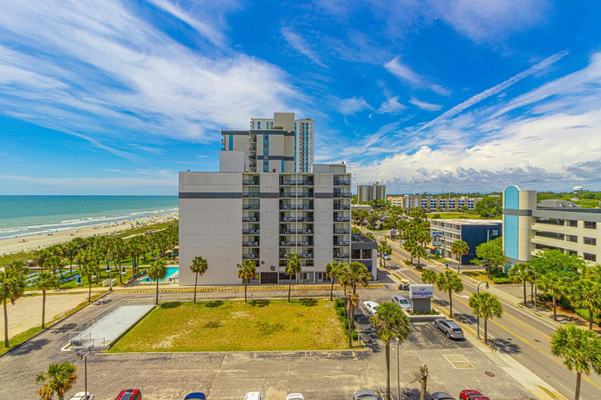 Chalet Ocean View Double Suite! Sleeps 4 Meridian Plaza 705