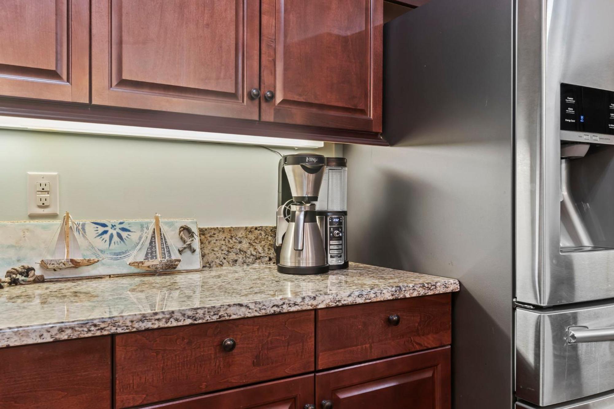 Spectacular House! Arcade Games & Hot Tub! Sleeps 12! Myrtle Beach