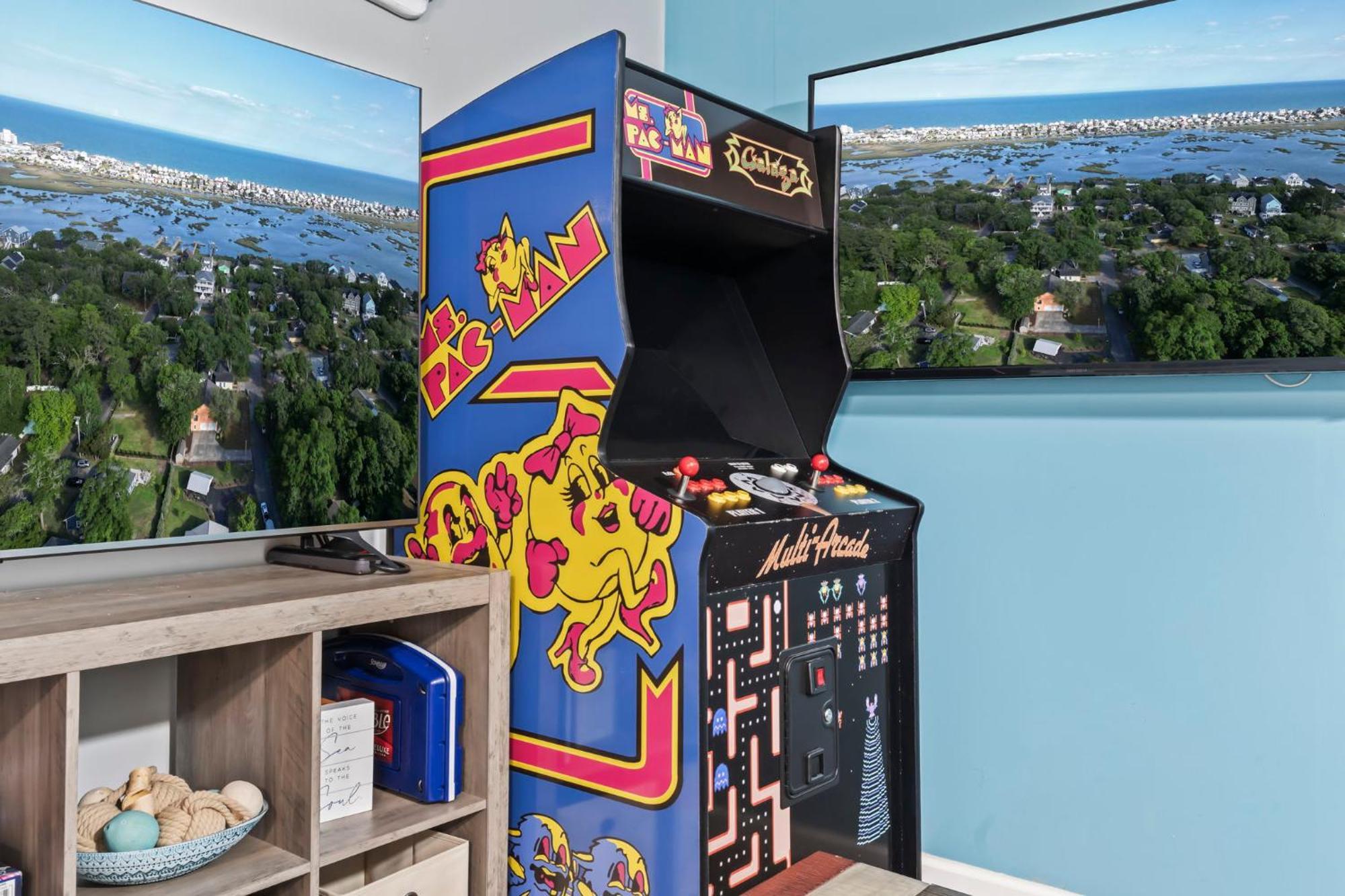 Spectacular House! Arcade Games & Hot Tub! Sleeps 12! Holiday home Myrtle Beach