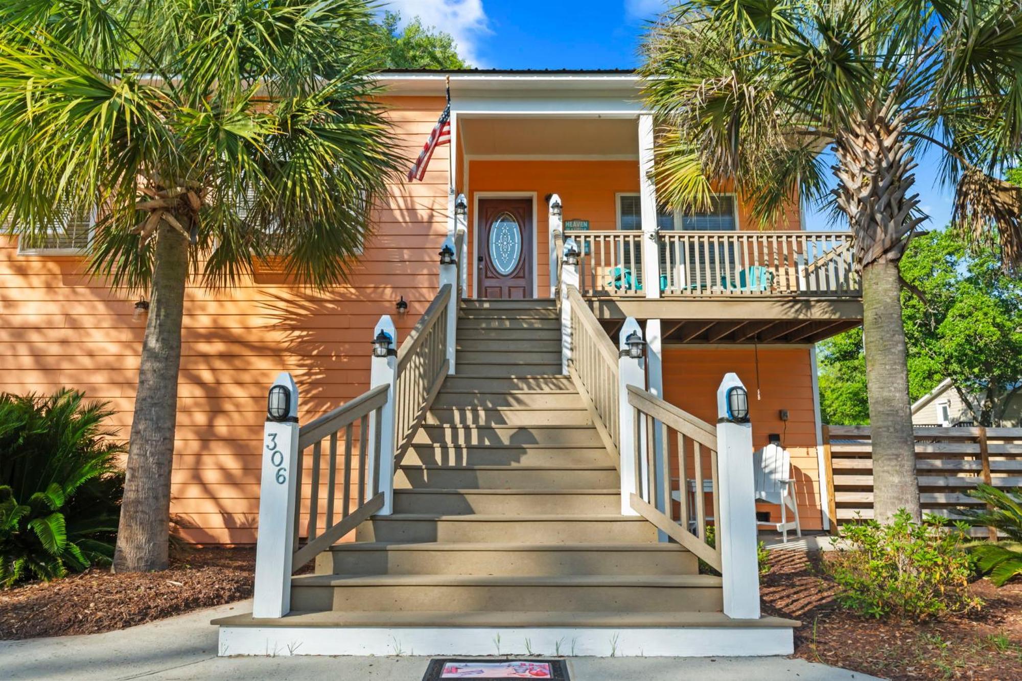 Spectacular House! Arcade Games & Hot Tub! Sleeps 12!