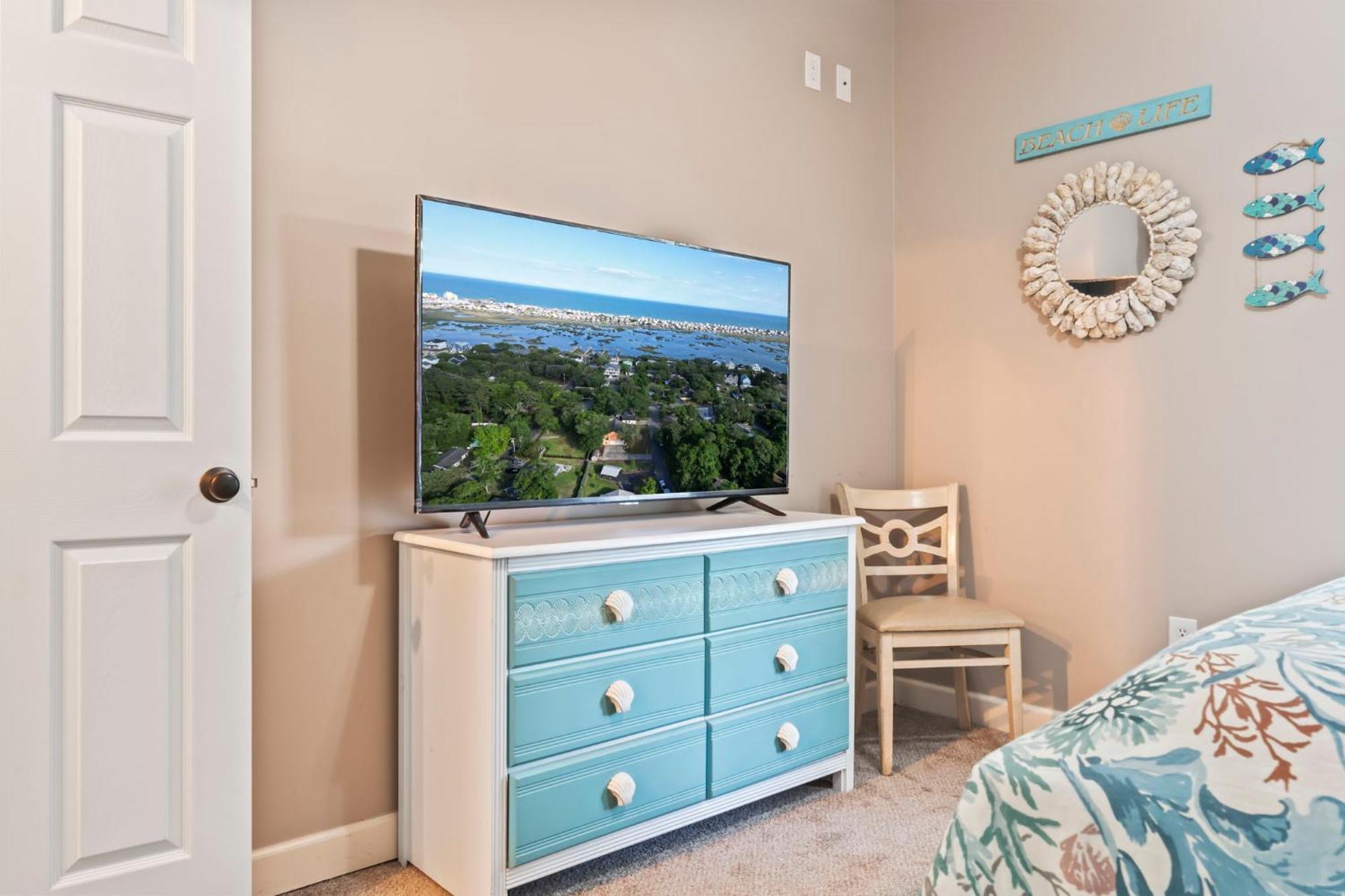 Spectacular House! Arcade Games & Hot Tub! Sleeps 12!