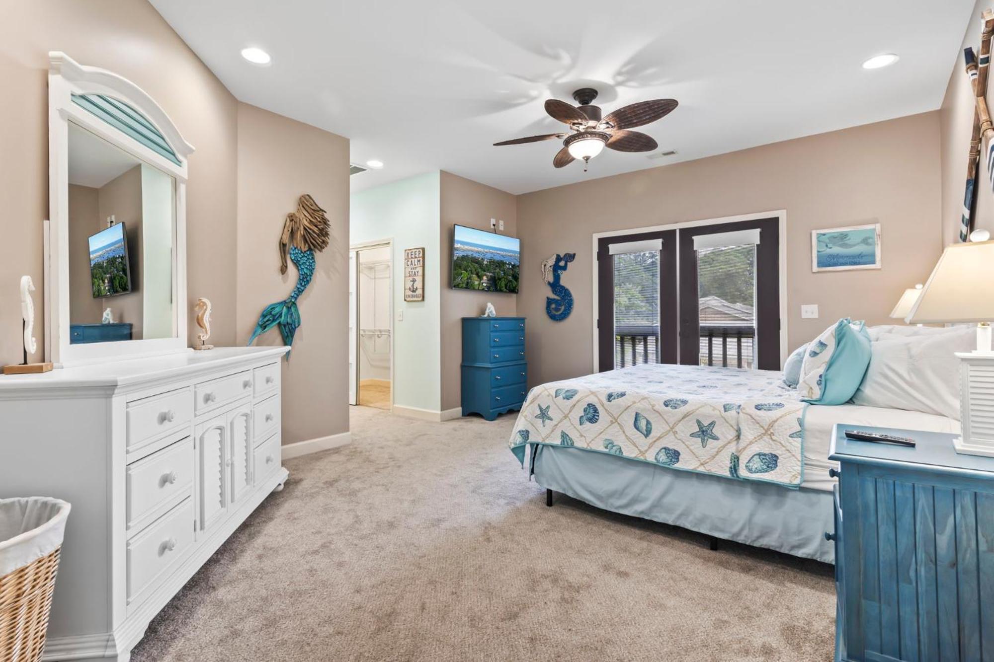 Holiday home Spectacular House! Arcade Games & Hot Tub! Sleeps 12!