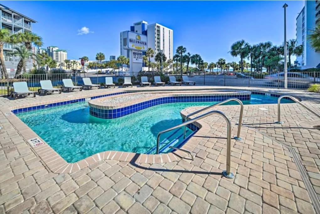 The Beachside Dacha - Lock-out 2 Bedroom Ocean View * Myrtle Beach