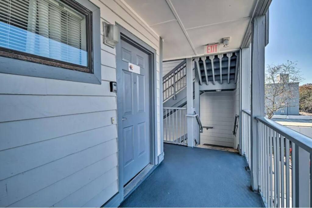 Apartment The Beachside Dacha - Lock-out 2 Bedroom Ocean View *