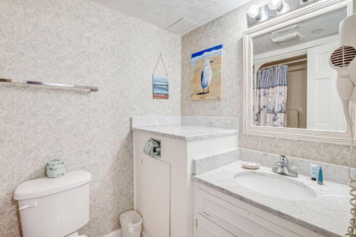 The Beachside Dacha - Lock-out 2 Bedroom Ocean View *