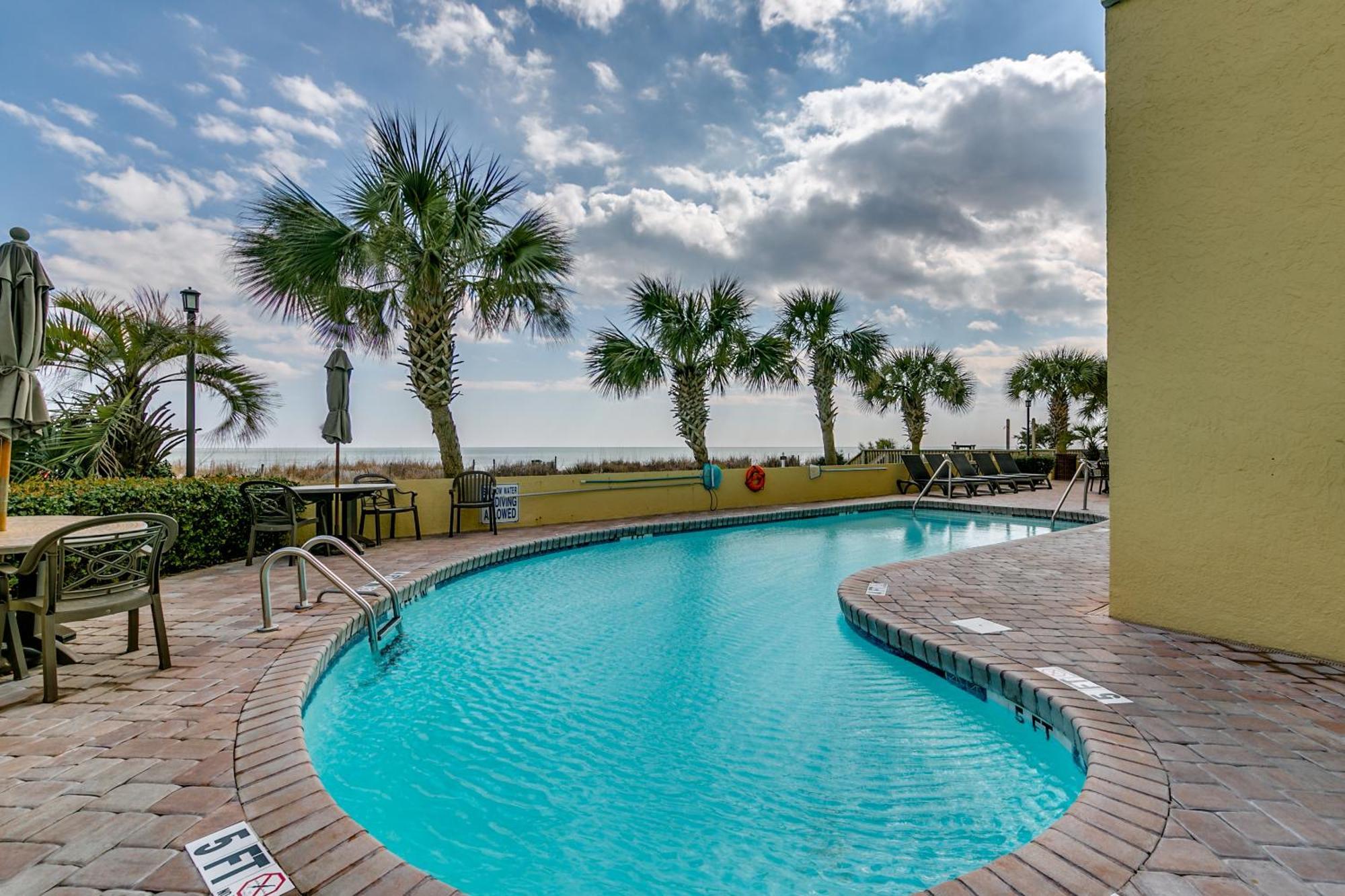 Compass Cove Upgraded Oceanfront Sleeps 4 *