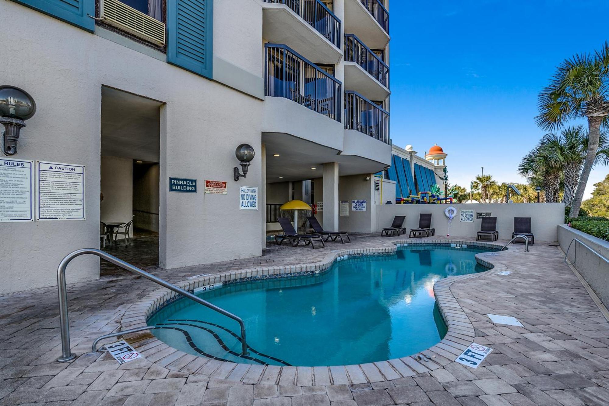Compass Cove Upgraded Oceanfront Sleeps 4 * Myrtle Beach