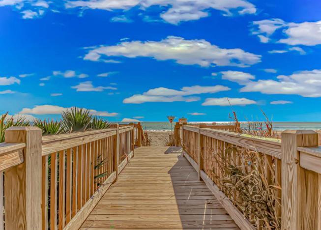 Oceanfront Queen Suite- Sea Mist 21004