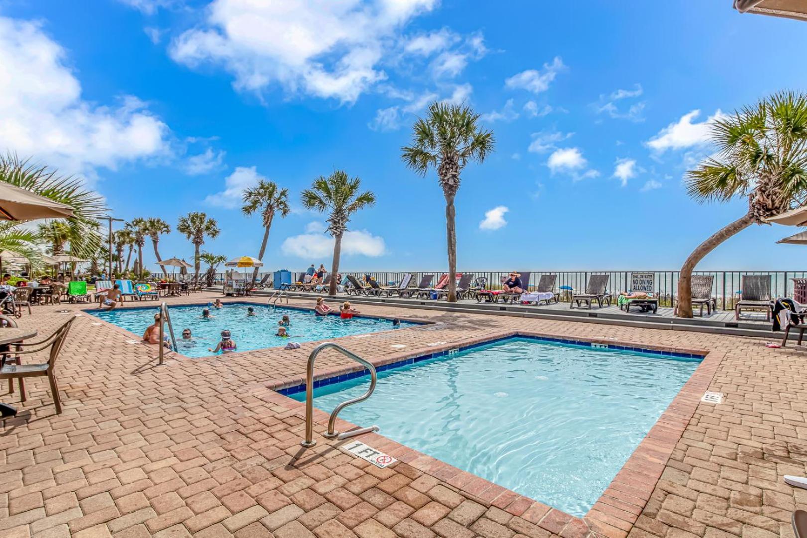 Nicely Renovated 1 Bedroom Condo-with Spectacular Views! Pinnacle 755