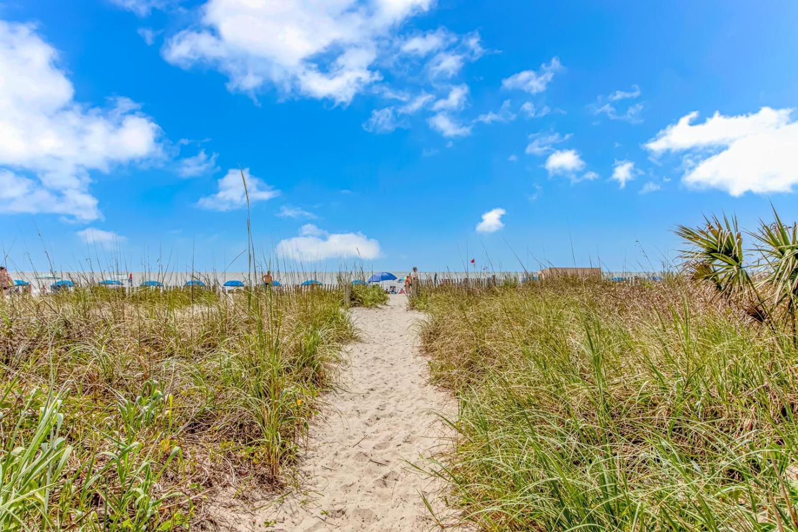 Nicely Renovated 1 Bedroom Condo-with Spectacular Views! Pinnacle 755 Holiday home