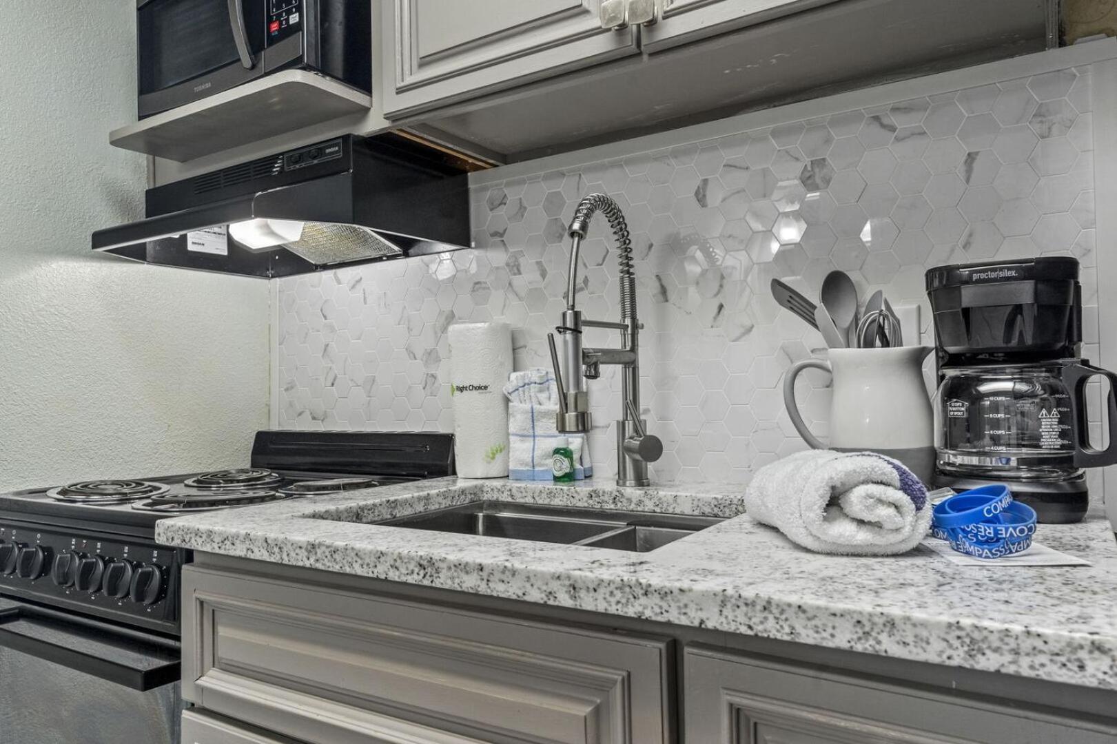 Nicely Renovated 1 Bedroom Condo-with Spectacular Views! Pinnacle 755 Holiday home *