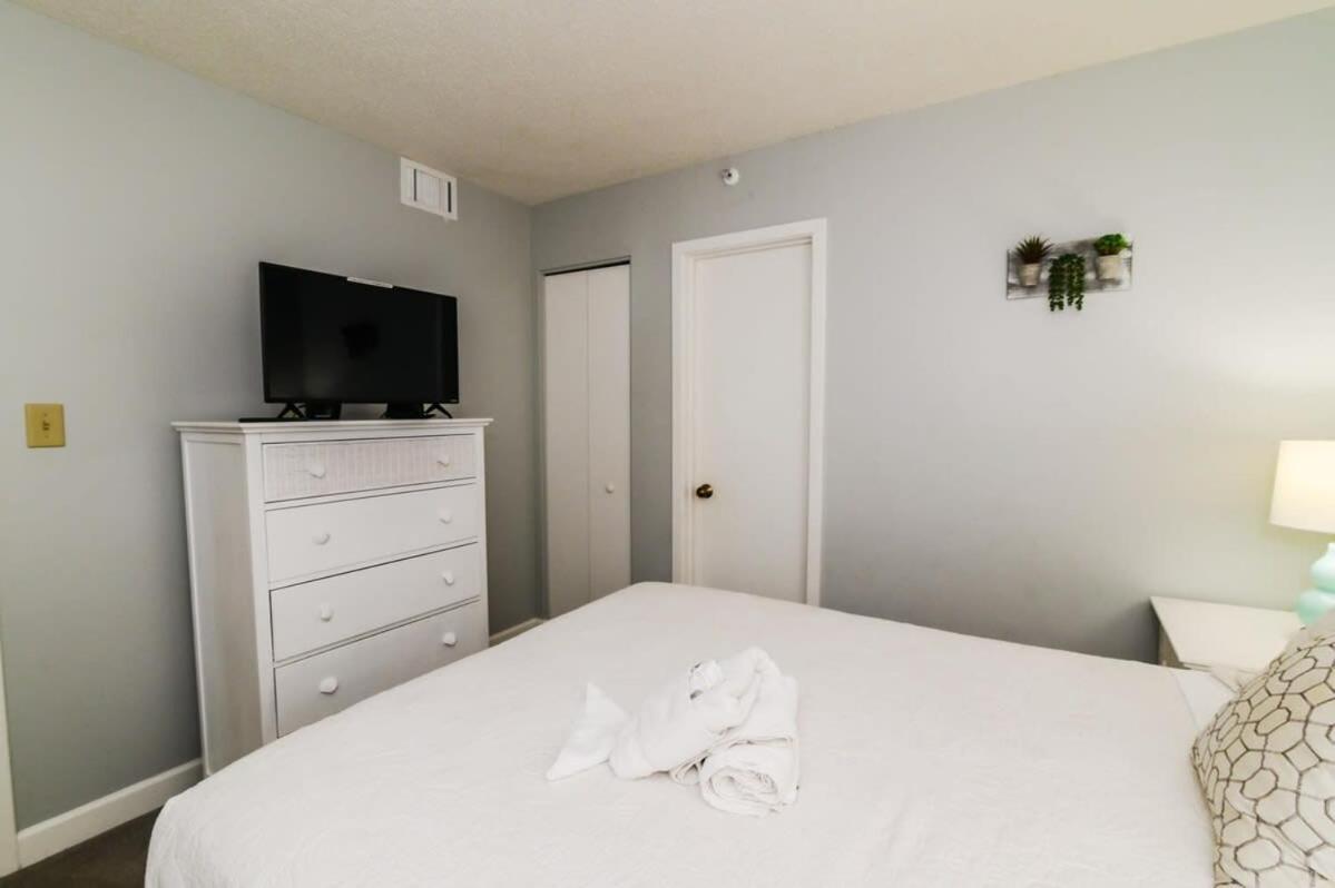 The Blue Dune Oceanfront Huge Balcony W Lazy River Holiday home Myrtle Beach