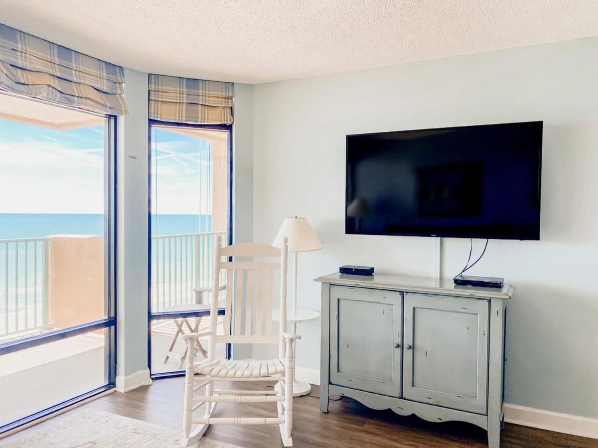 The Blue Dune Oceanfront Huge Balcony W Lazy River Holiday home