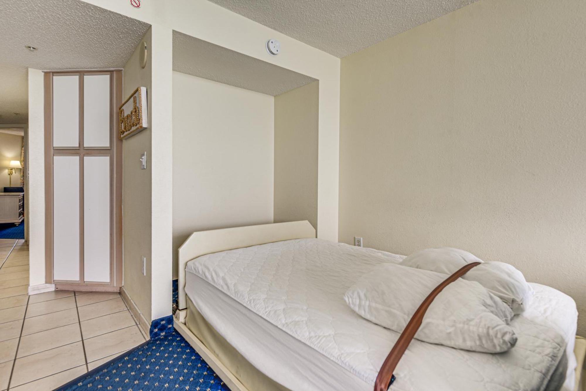 Apartment North Myrtle - Walk To Beach!