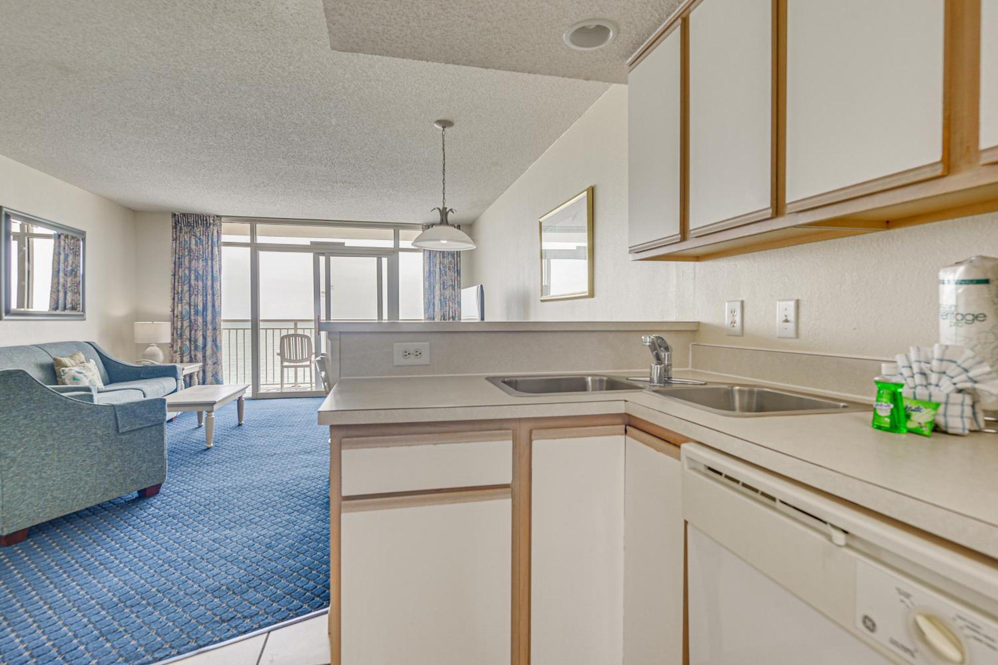 North Myrtle - Walk To Beach! Apartment