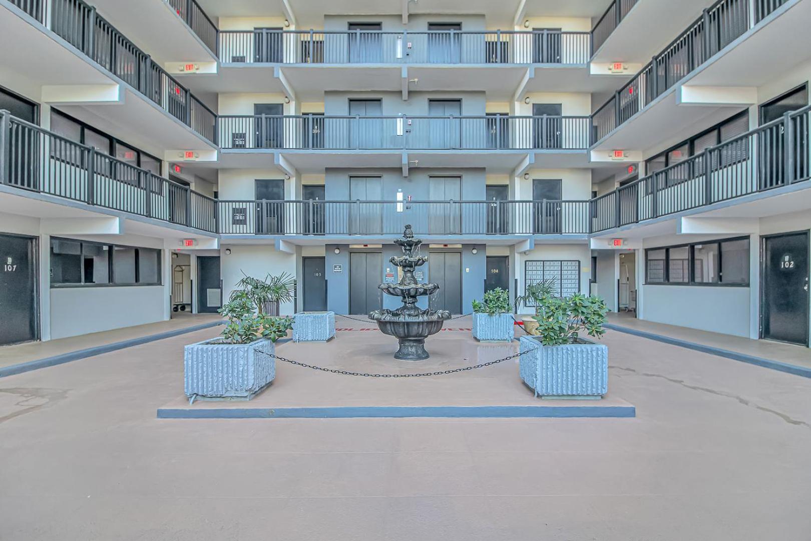 Breathtaking Penthouse At Towers! Stunning Views! Holiday home *