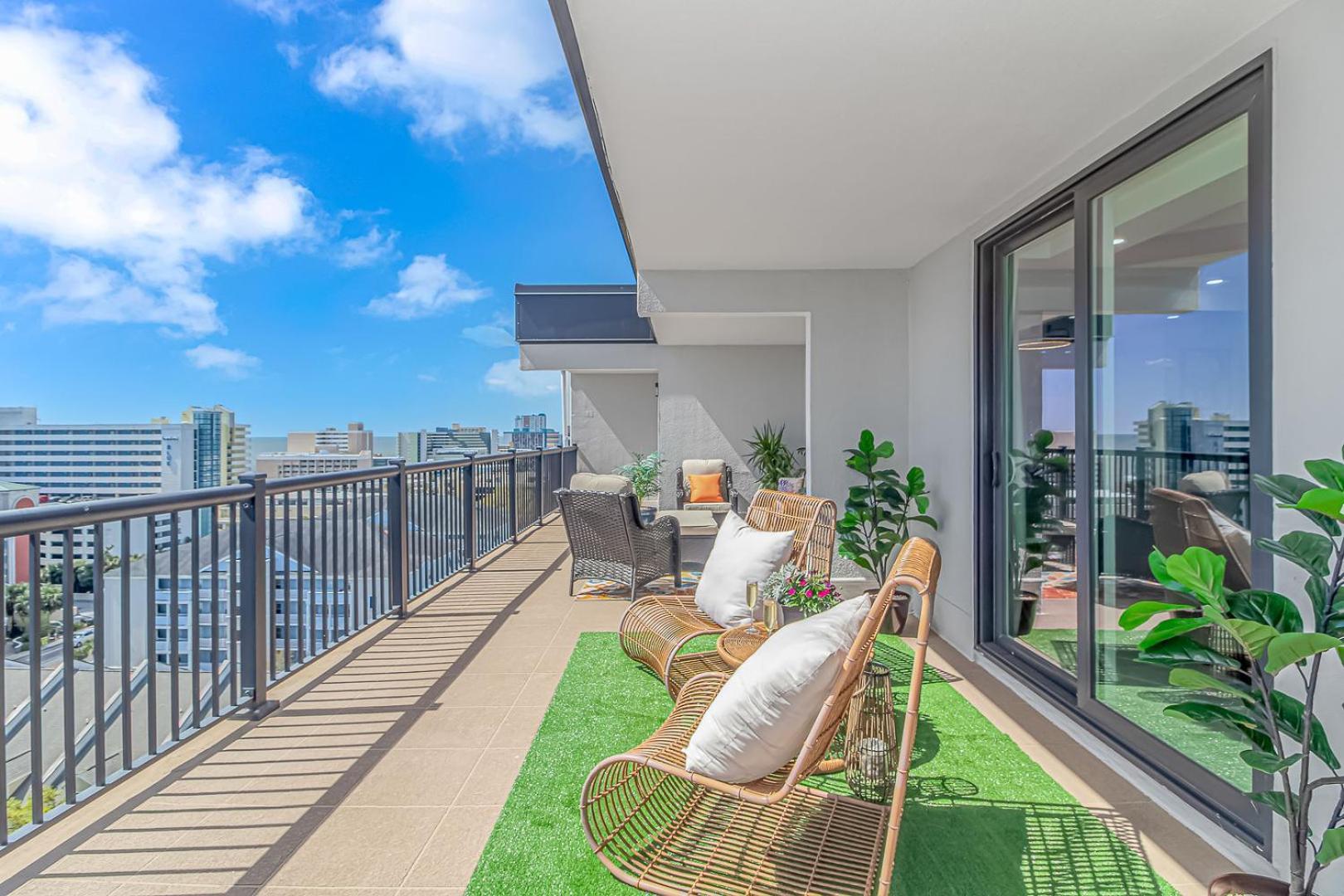 Breathtaking Penthouse At Towers! Stunning Views! Myrtle Beach