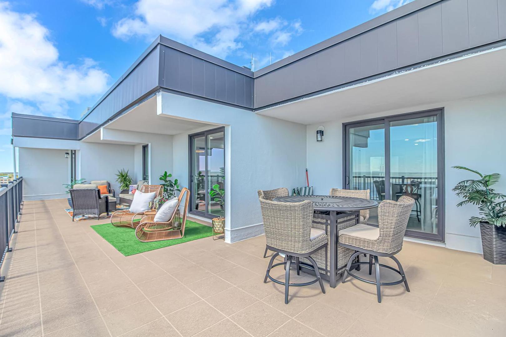 Breathtaking Penthouse At Towers! Stunning Views! Holiday home