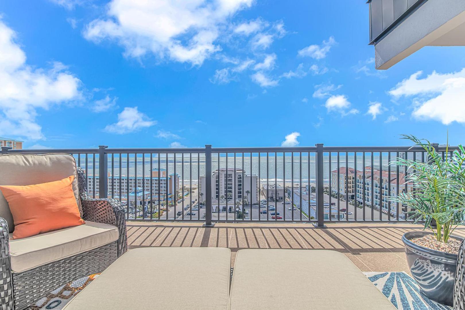 Breathtaking Penthouse At Towers! Stunning Views! Holiday home Myrtle Beach