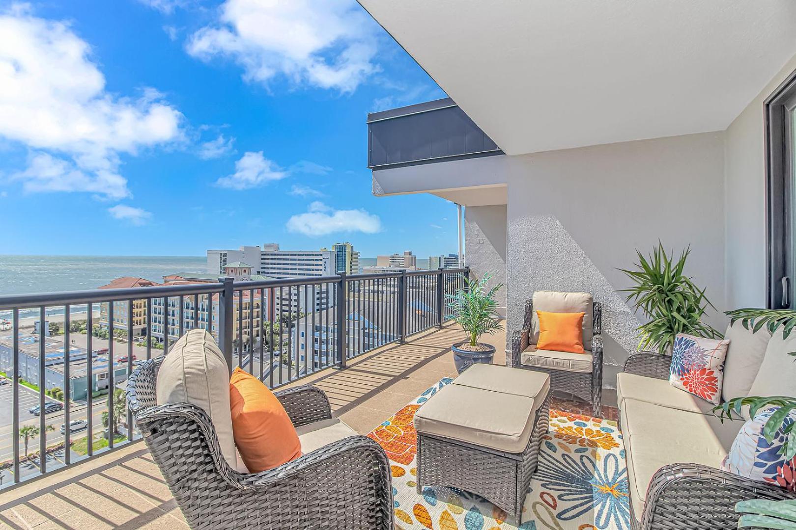 Breathtaking Penthouse At Towers! Stunning Views! Holiday home Myrtle Beach