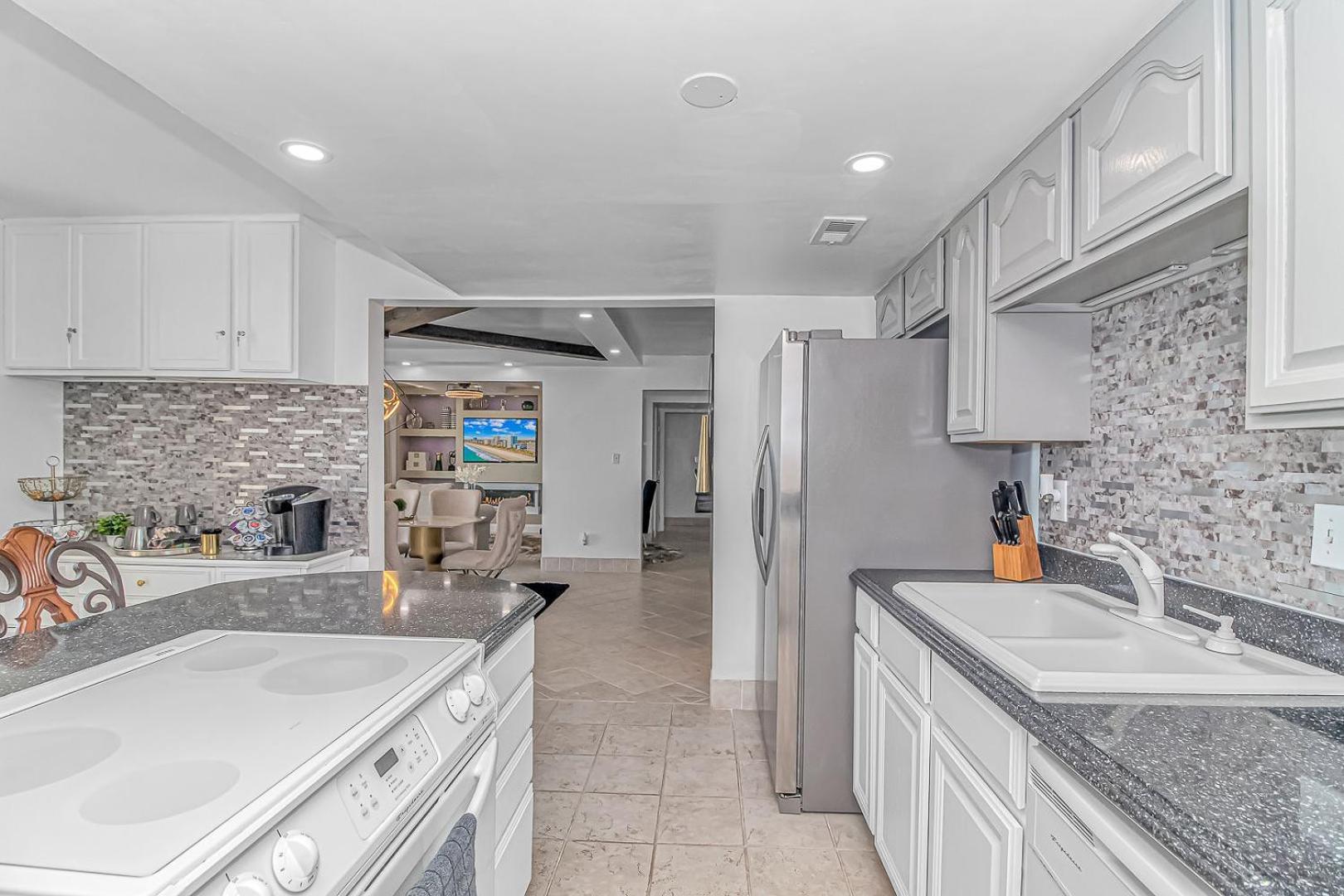 Breathtaking Penthouse At Towers! Stunning Views! Myrtle Beach