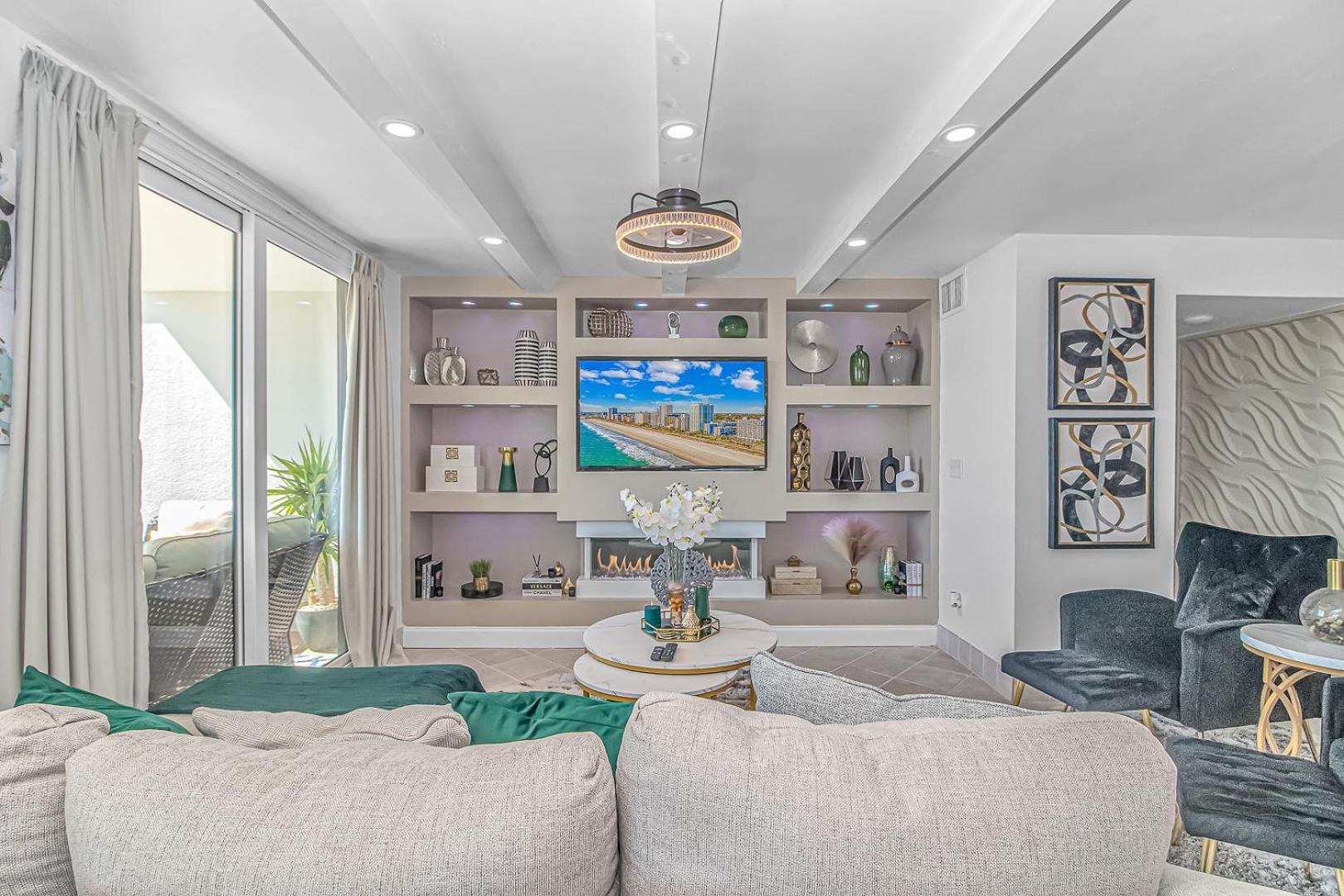 Breathtaking Penthouse At Towers! Stunning Views! Myrtle Beach
