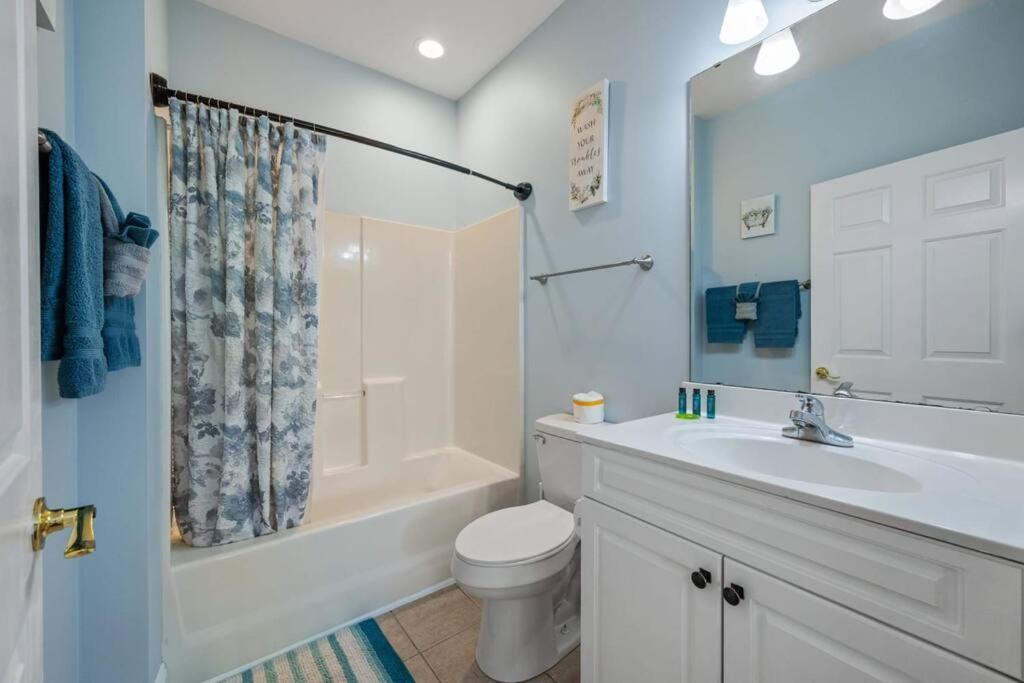 Holiday home Catch N' Relax - Golf Condo, Short Drive To Beach