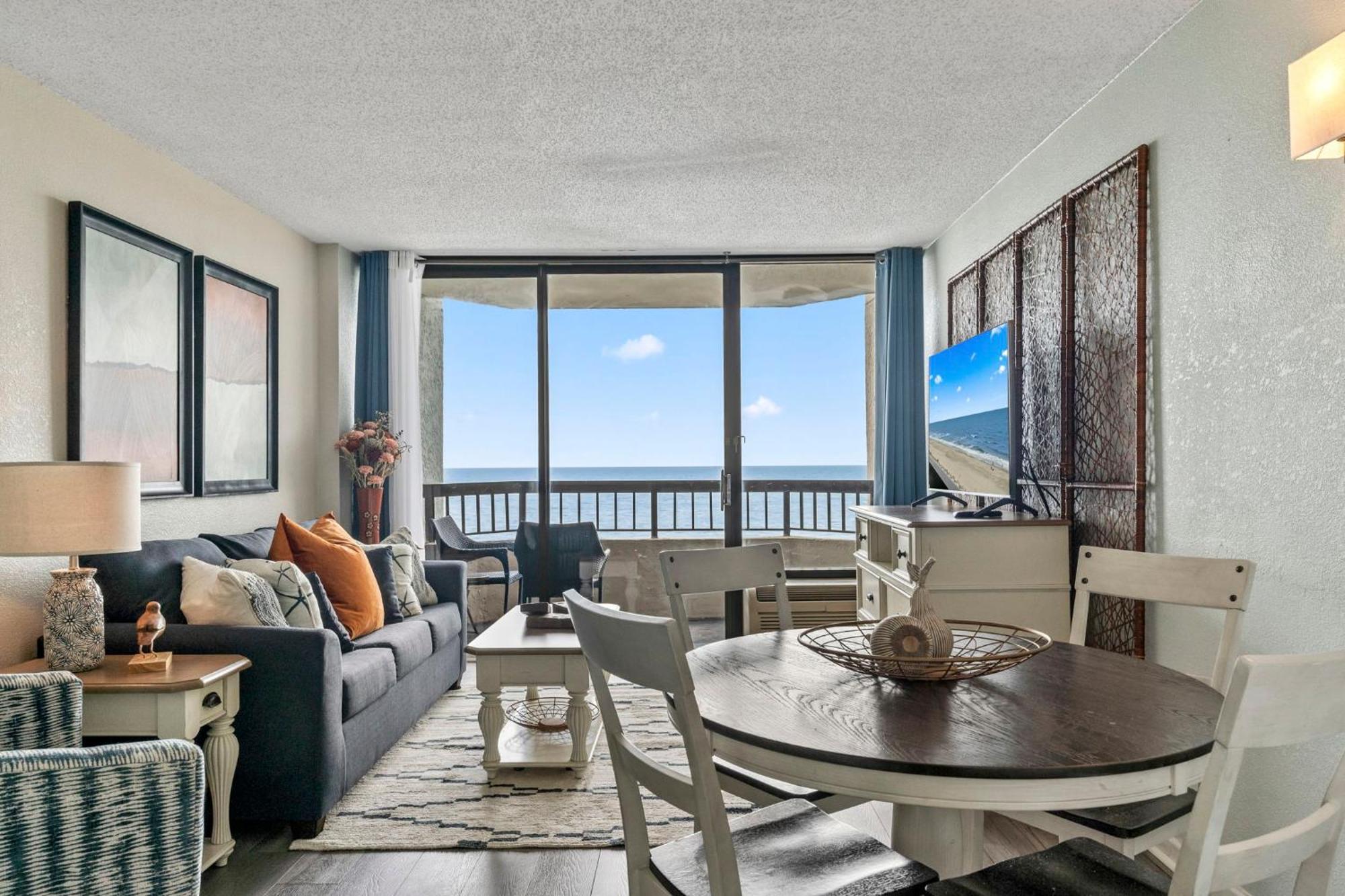 Holiday home Nicely Renovated 1 Bedroom Condo-with Spectacular Views! Pinnacle 755 *
