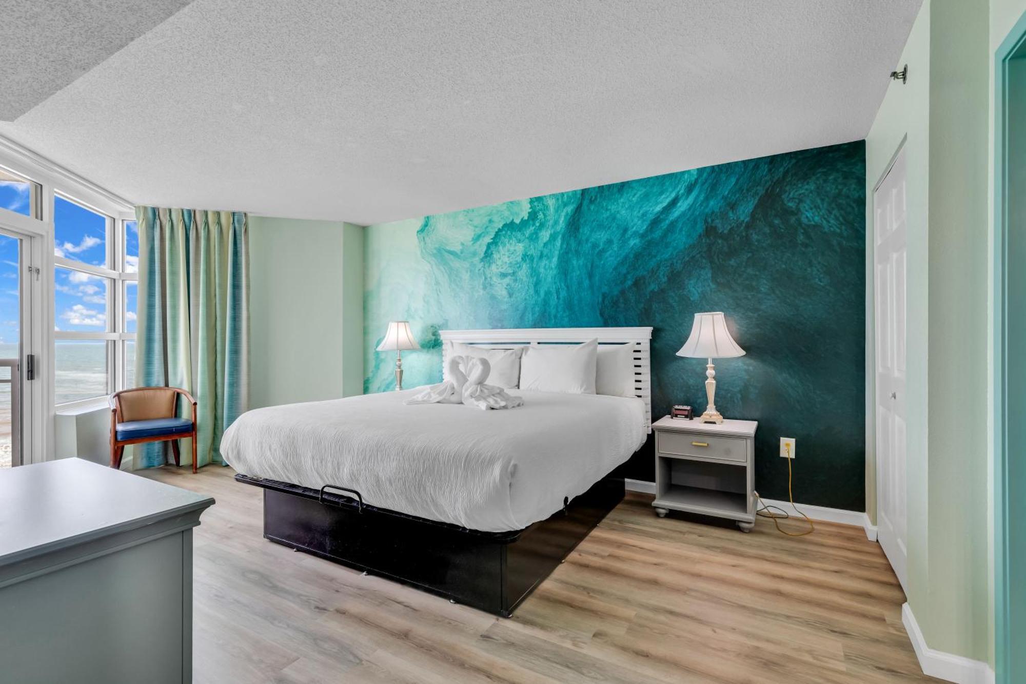 Carolinian Apartment *