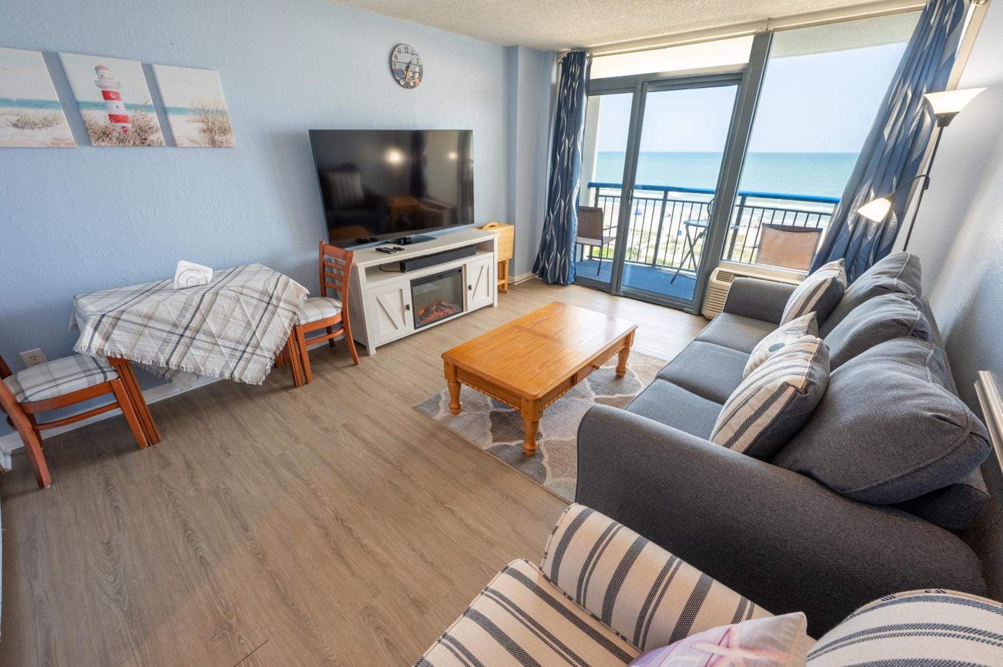 Stunning View, Direct Oceanfront, Boardwalk, Pools