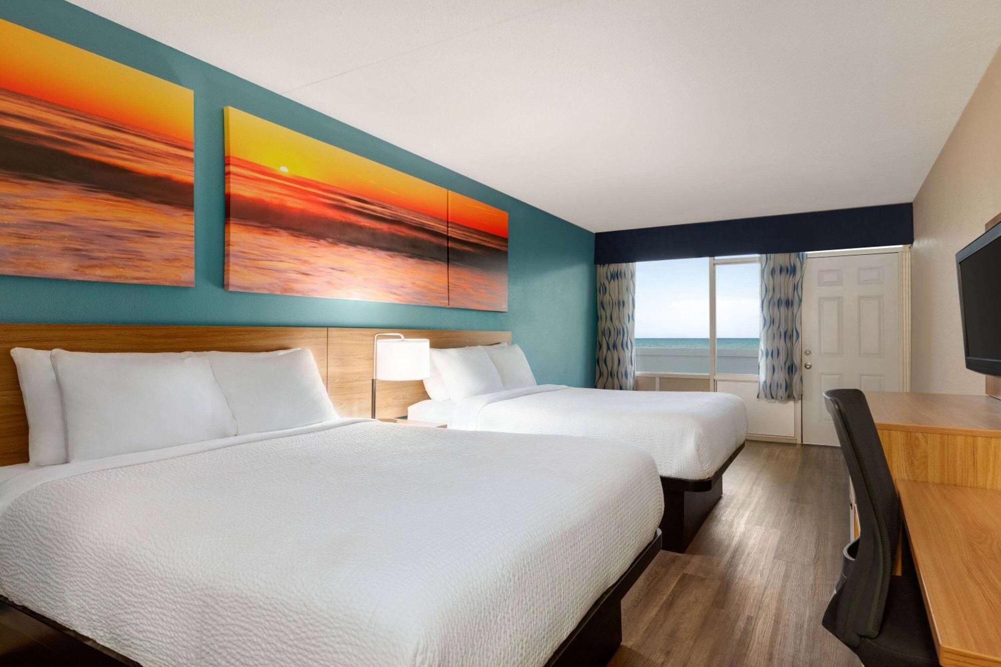 Hotel Days By Wyndham Myrtle Beach-beach Front
