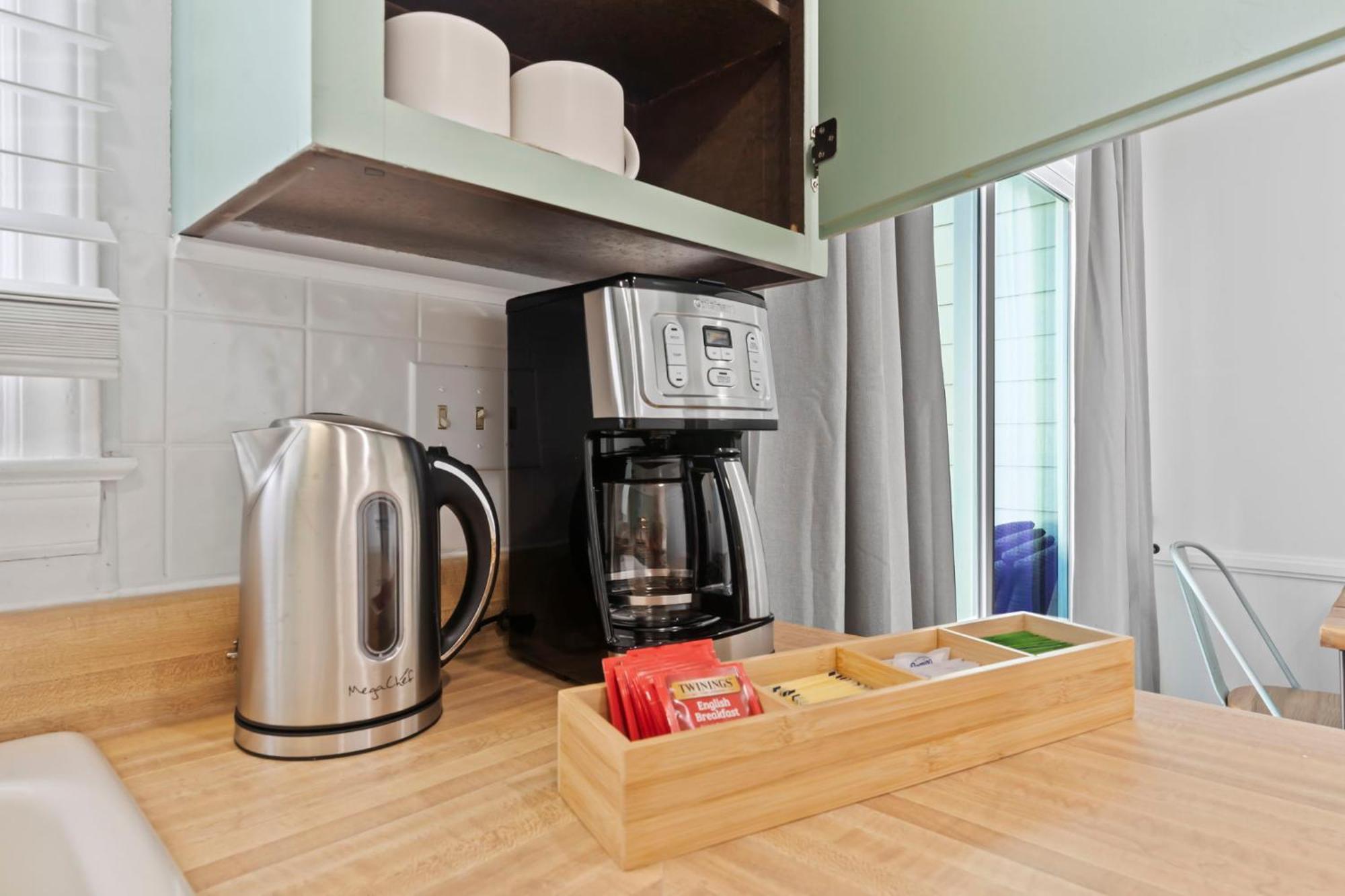 Apartment Beautifully Updated! 2br Pet Friendly Apartment, Walk To The Beach! Myrtle Beach