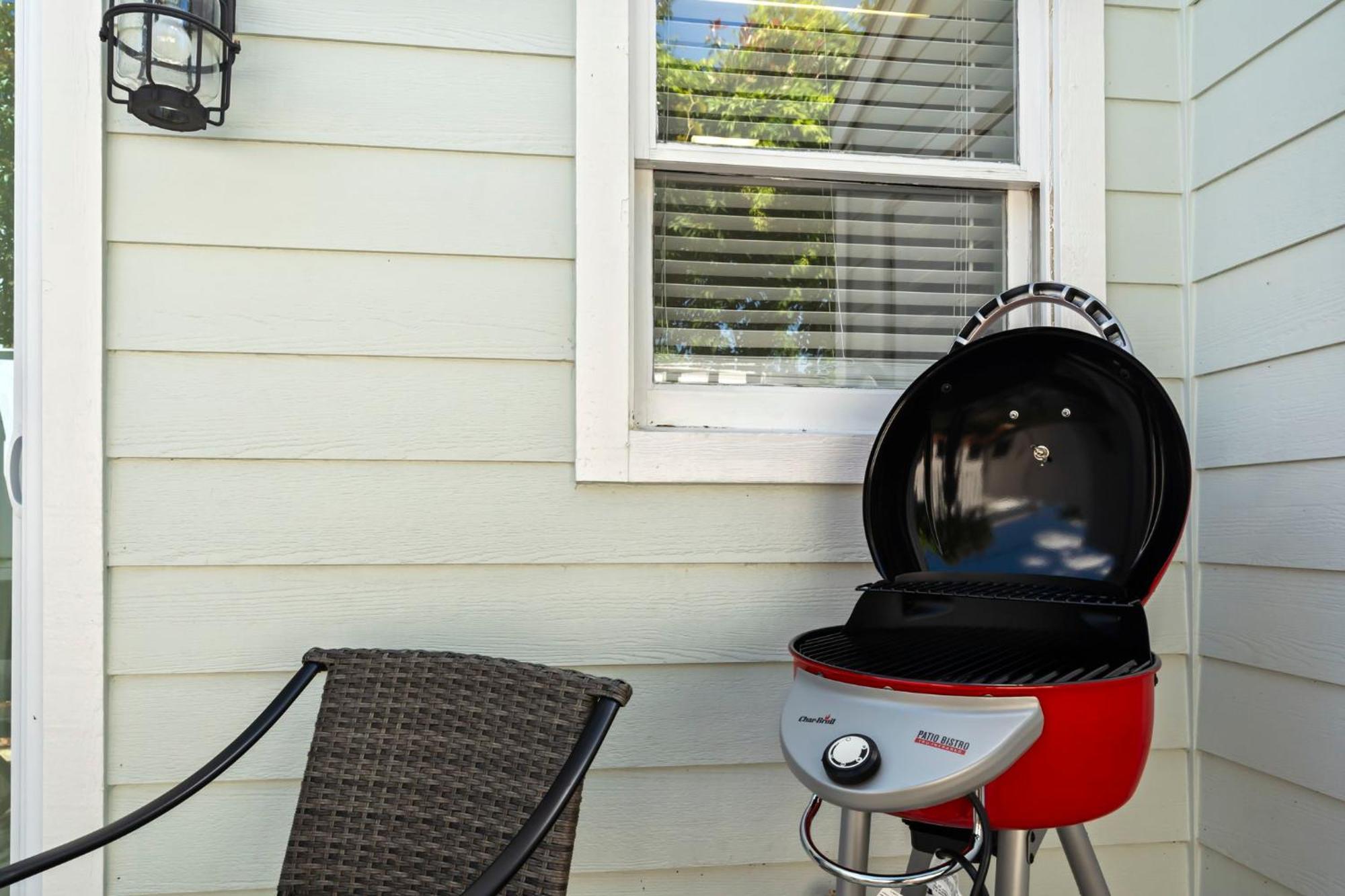 Beautifully Updated! 2br Pet Friendly Apartment, Walk To The Beach! Myrtle Beach
