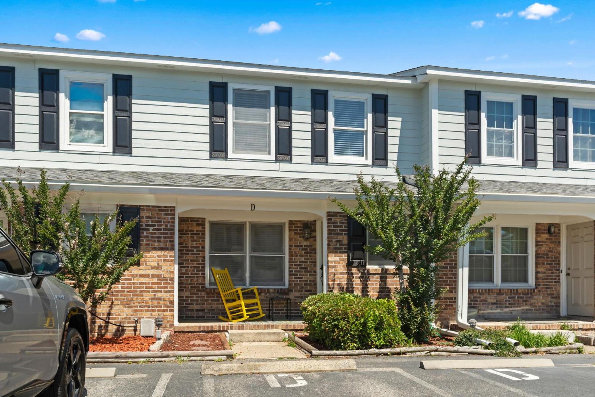 Beautifully Updated! 2br Pet Friendly Apartment, Walk To The Beach! Myrtle Beach