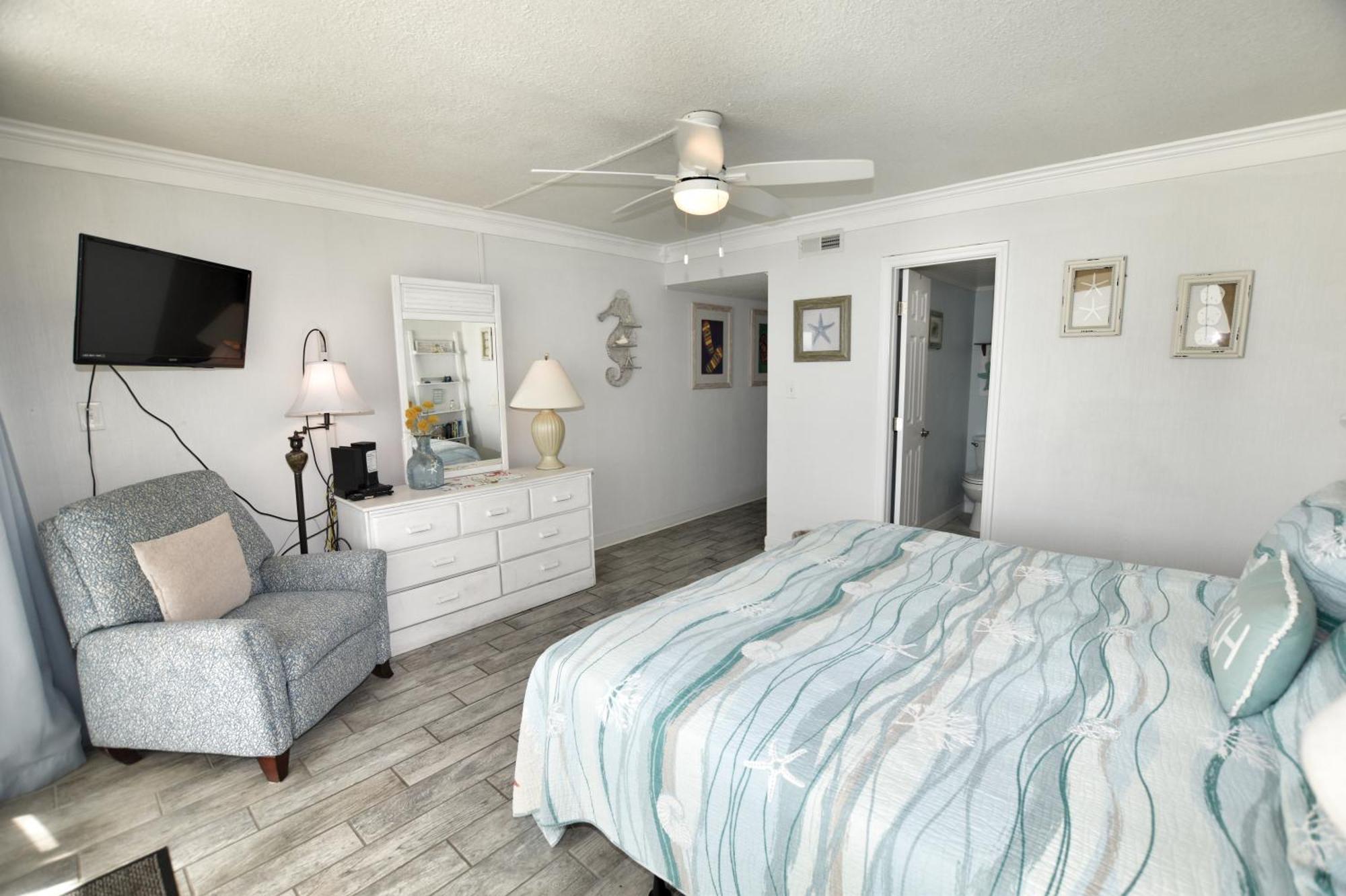 1201 Waters Edge *