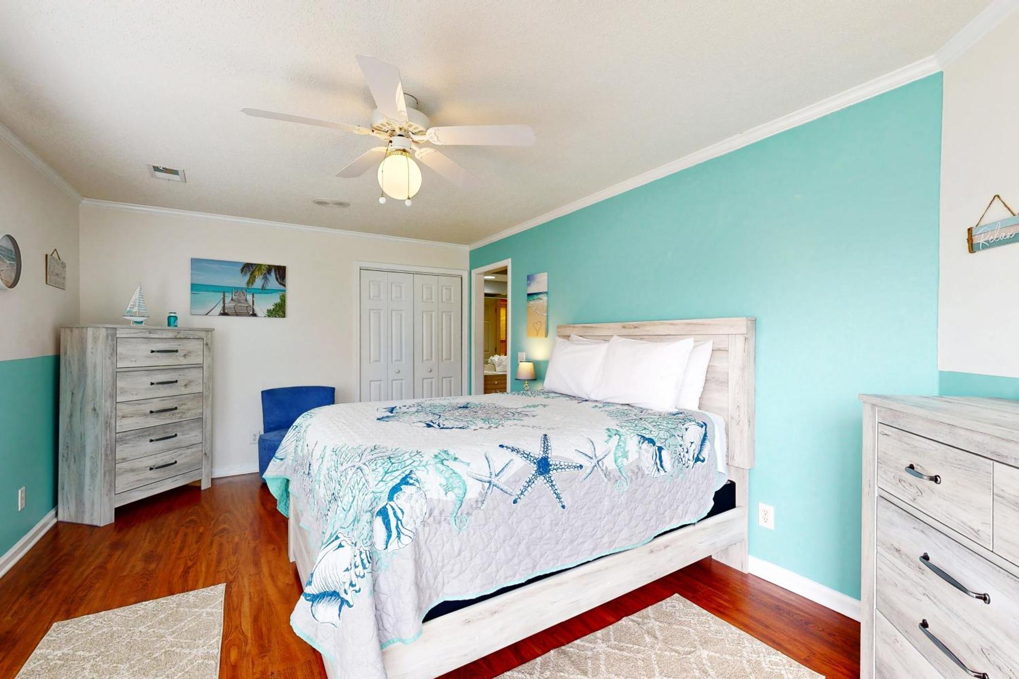 Shorehaven Apartment *