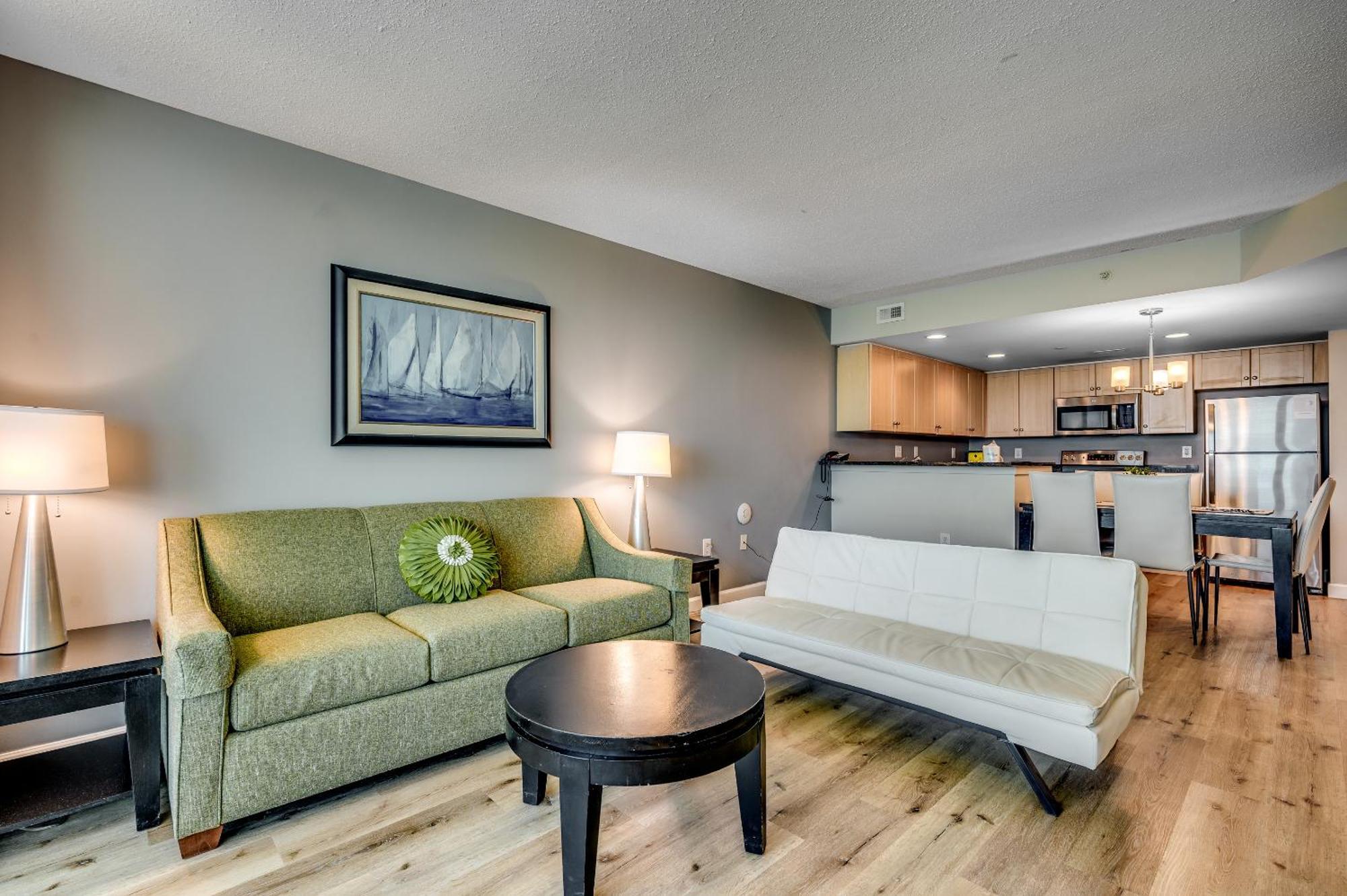 Stunning Oceanfront King On 18th Floor Centrally Located Apartment
