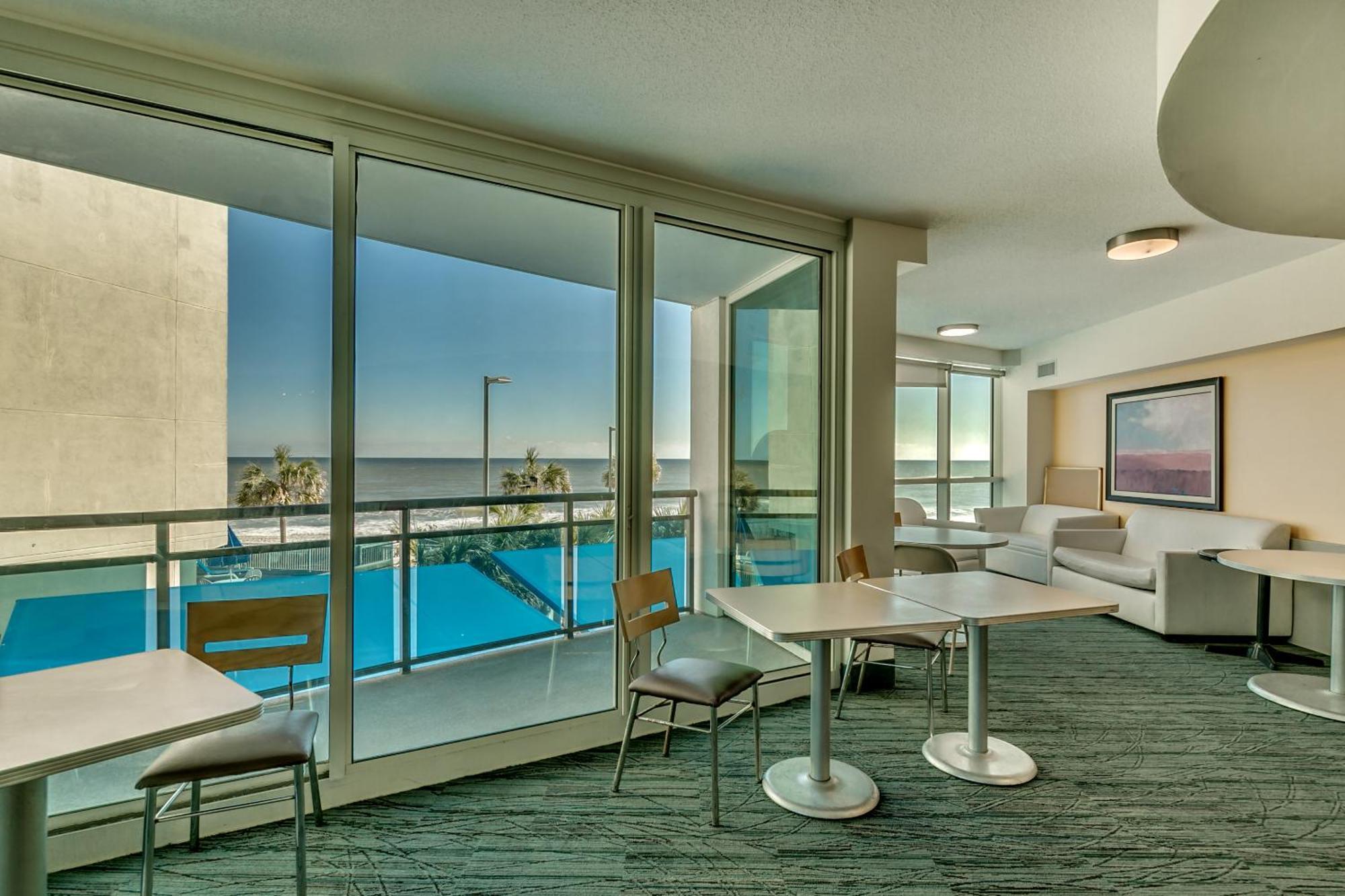 Apartment Stunning Oceanfront King On 18th Floor Centrally Located *